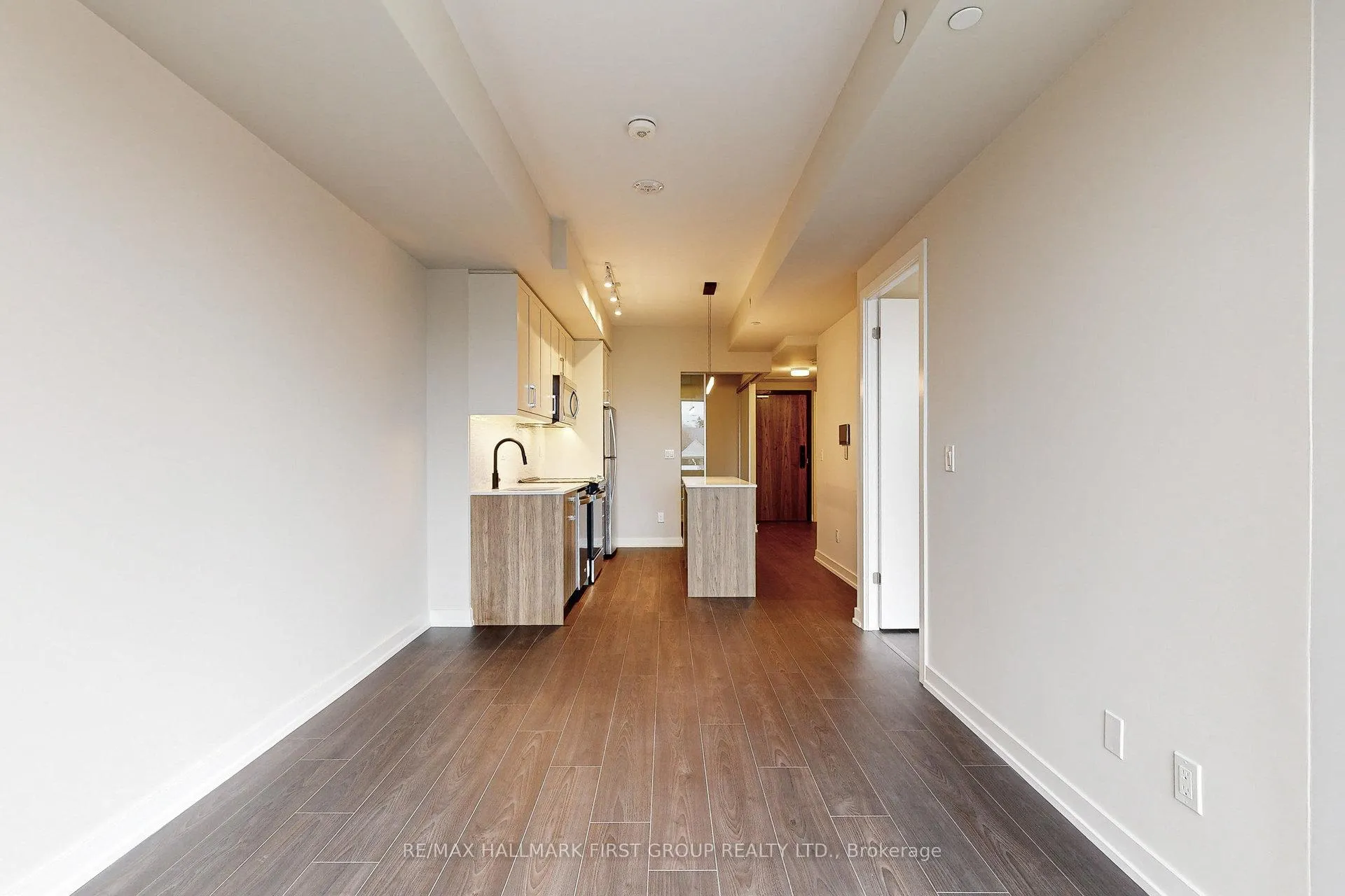 Photo 17 of Unit 327, 201 Brock Street S, Whitby, Downtown Whitby — HOMEH