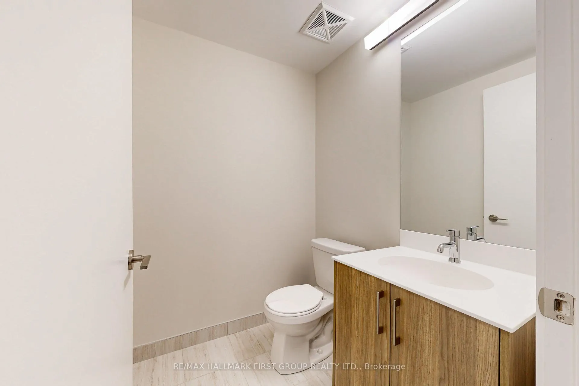 Photo 21 of Unit 327, 201 Brock Street S, Whitby, Downtown Whitby — HOMEH