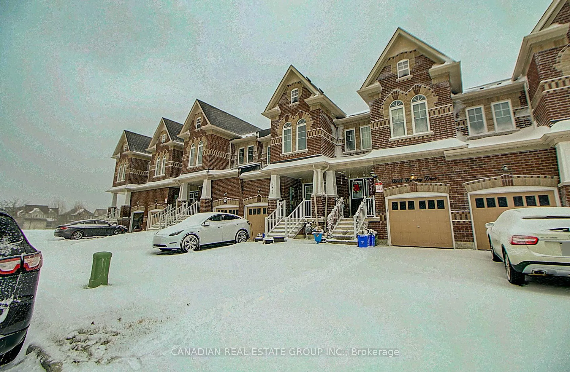 Photo 2 of 1205 Kettering Drive, Oshawa, Eastdale — HOMEH