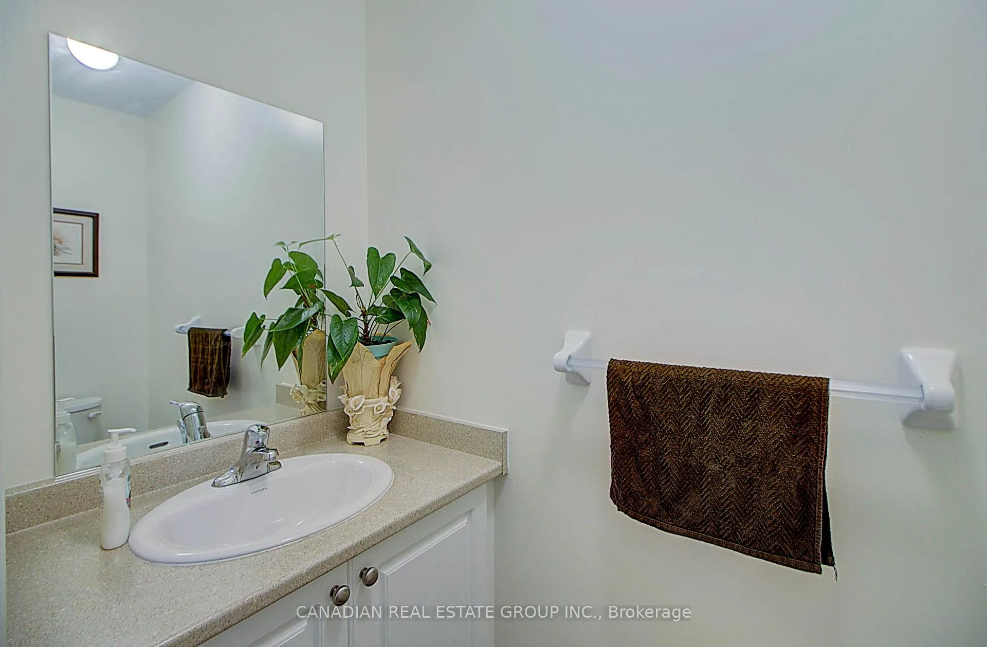 Photo 7 of 1205 Kettering Drive, Oshawa, Eastdale — HOMEH