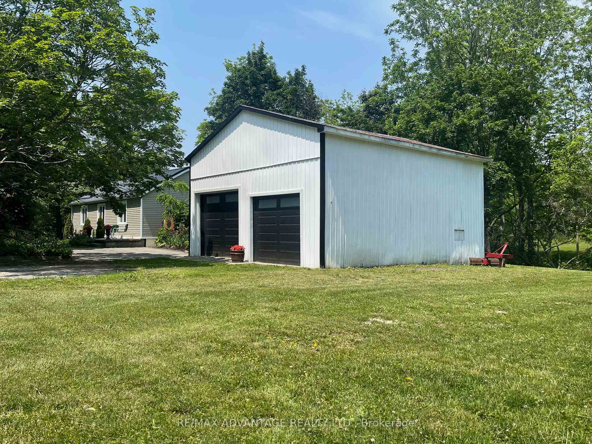 Photo 2 of 248 Borden Avenue, Central Elgin, Belmont — HOMEH