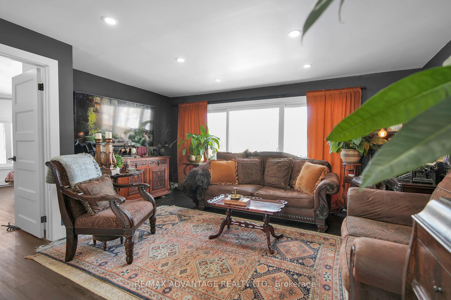 Photo 8 of 248 Borden Avenue, Central Elgin, Belmont — HOMEH