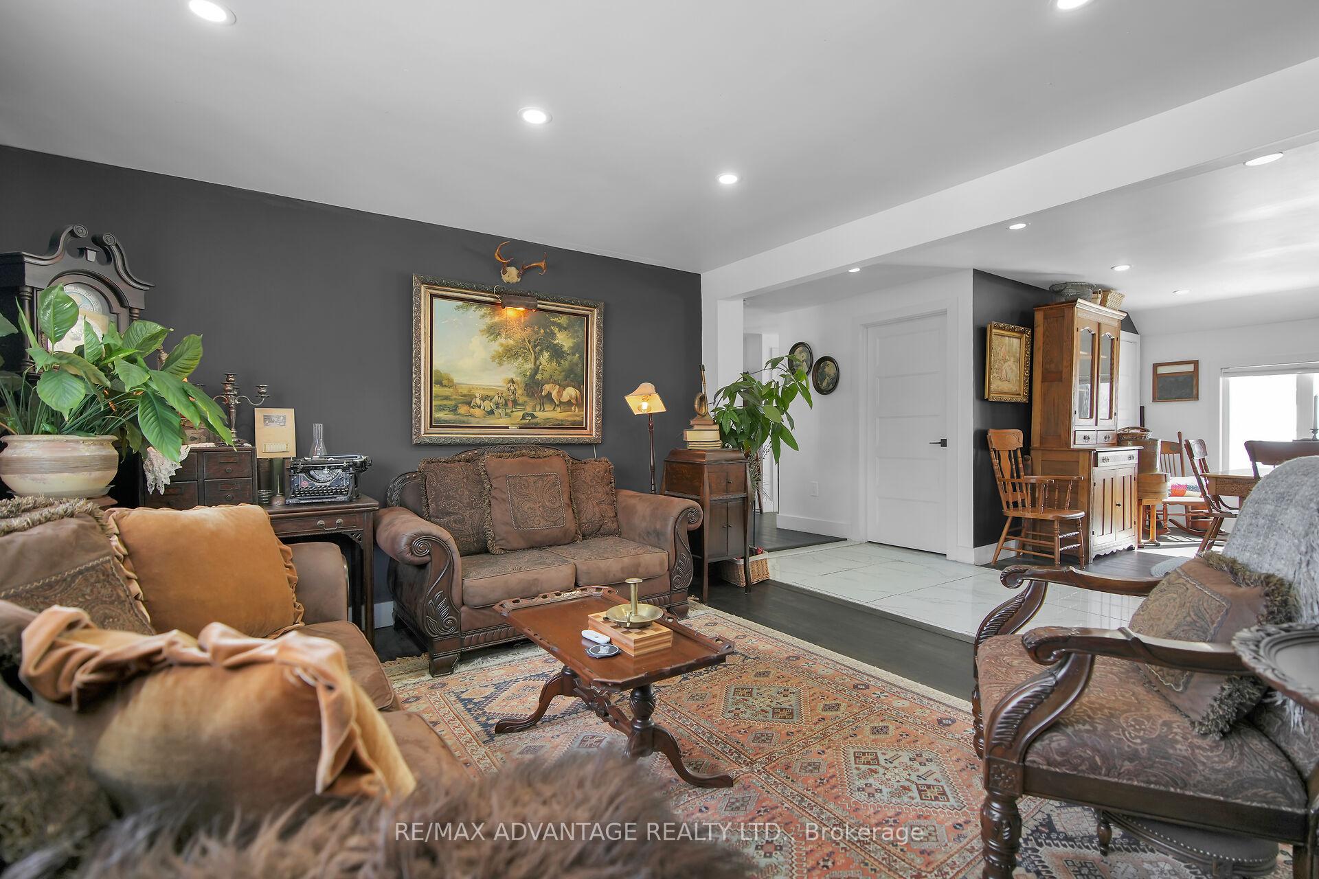 Photo 9 of 248 Borden Avenue, Central Elgin, Belmont — HOMEH