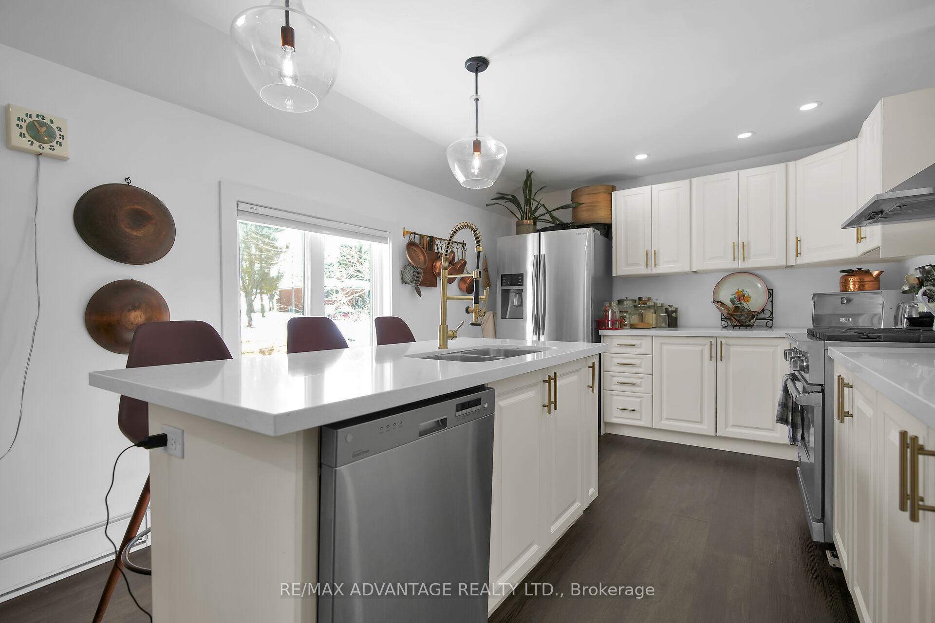 Photo 13 of 248 Borden Avenue, Central Elgin, Belmont — HOMEH