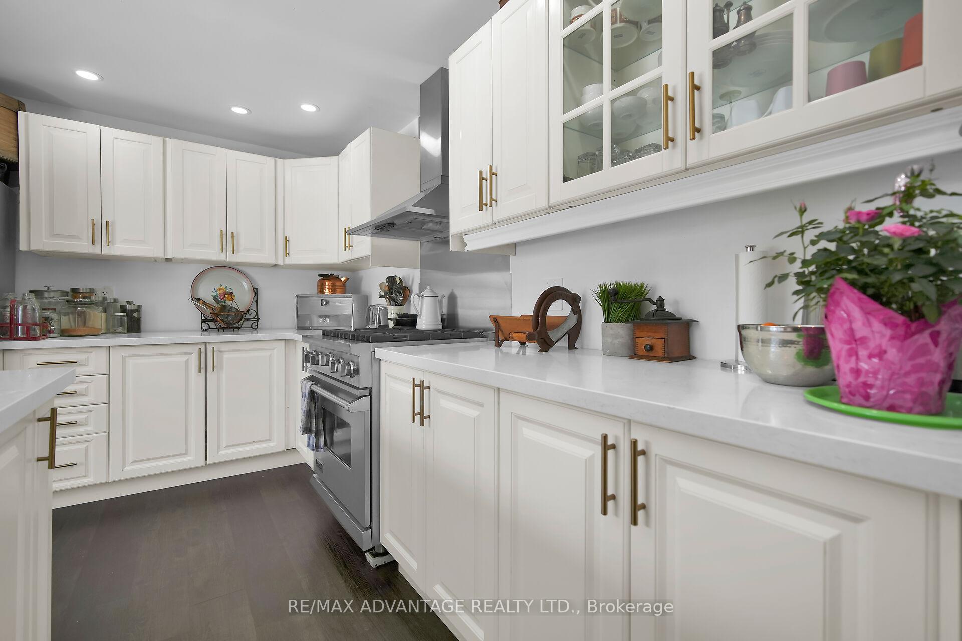 Photo 14 of 248 Borden Avenue, Central Elgin, Belmont — HOMEH