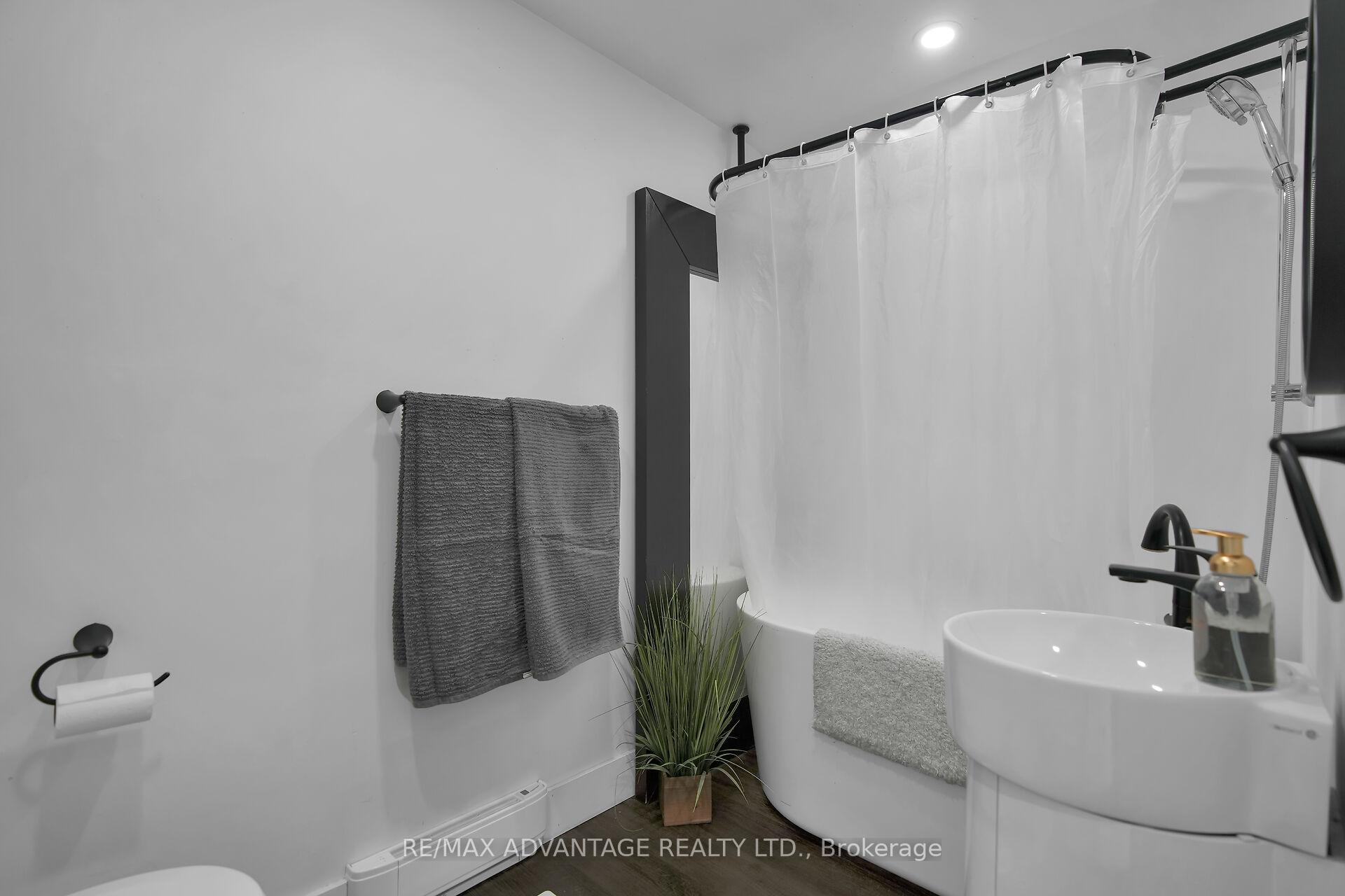 Photo 23 of 248 Borden Avenue, Central Elgin, Belmont — HOMEH