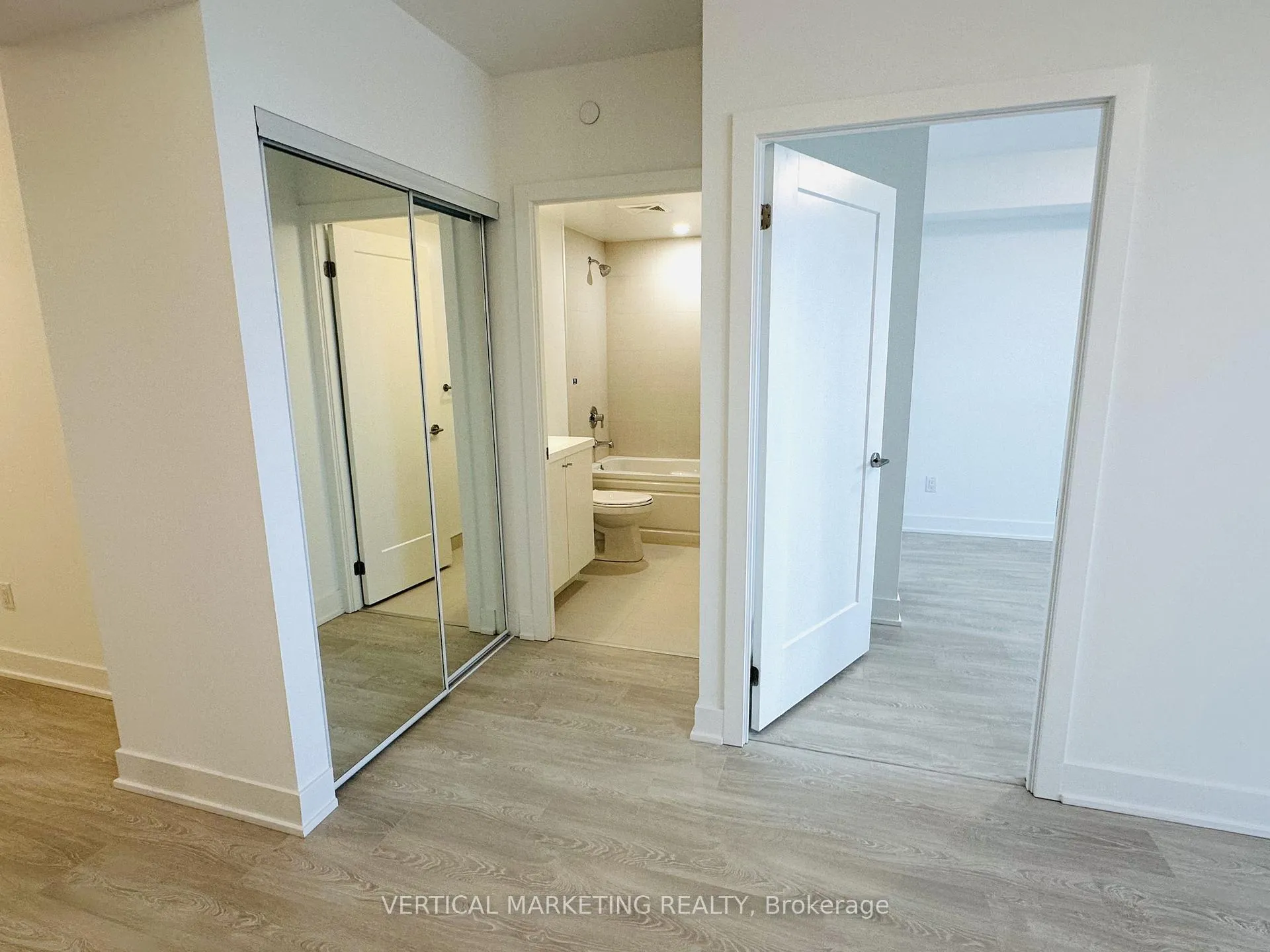 Photo 4 of Unit 1501, 2545 Simcoe Street N, Oshawa, Windfields — HOMEH