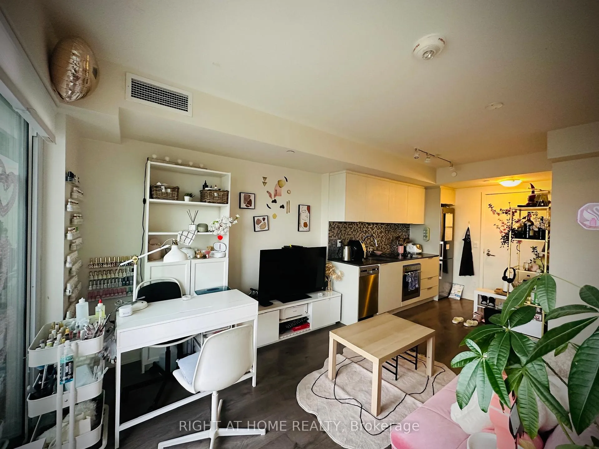Photo 3 of Unit 1708, 2 Sonic Way, Toronto, Flemingdon Park — HOMEH