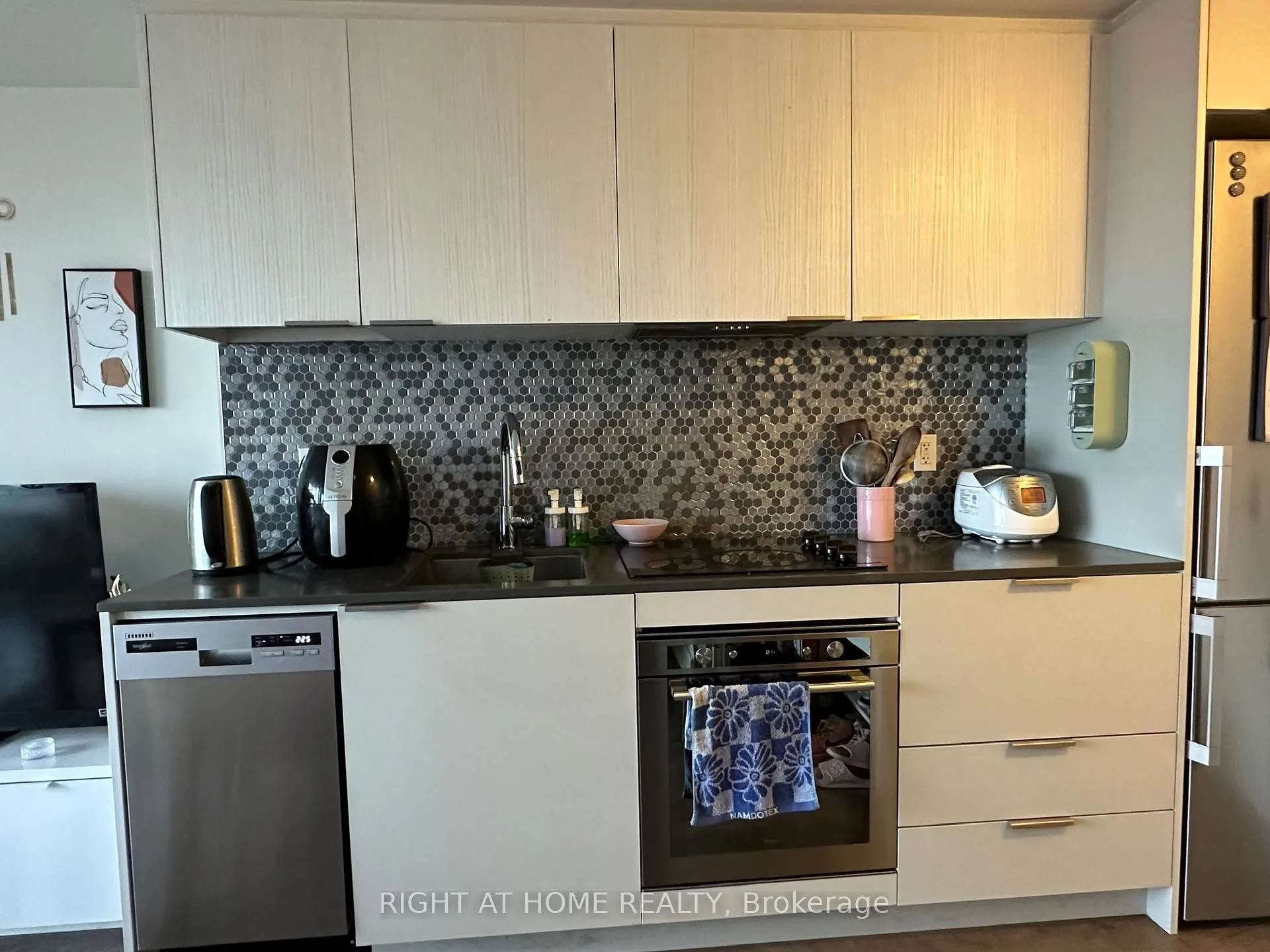 Photo 6 of Unit 1708, 2 Sonic Way, Toronto, Flemingdon Park — HOMEH