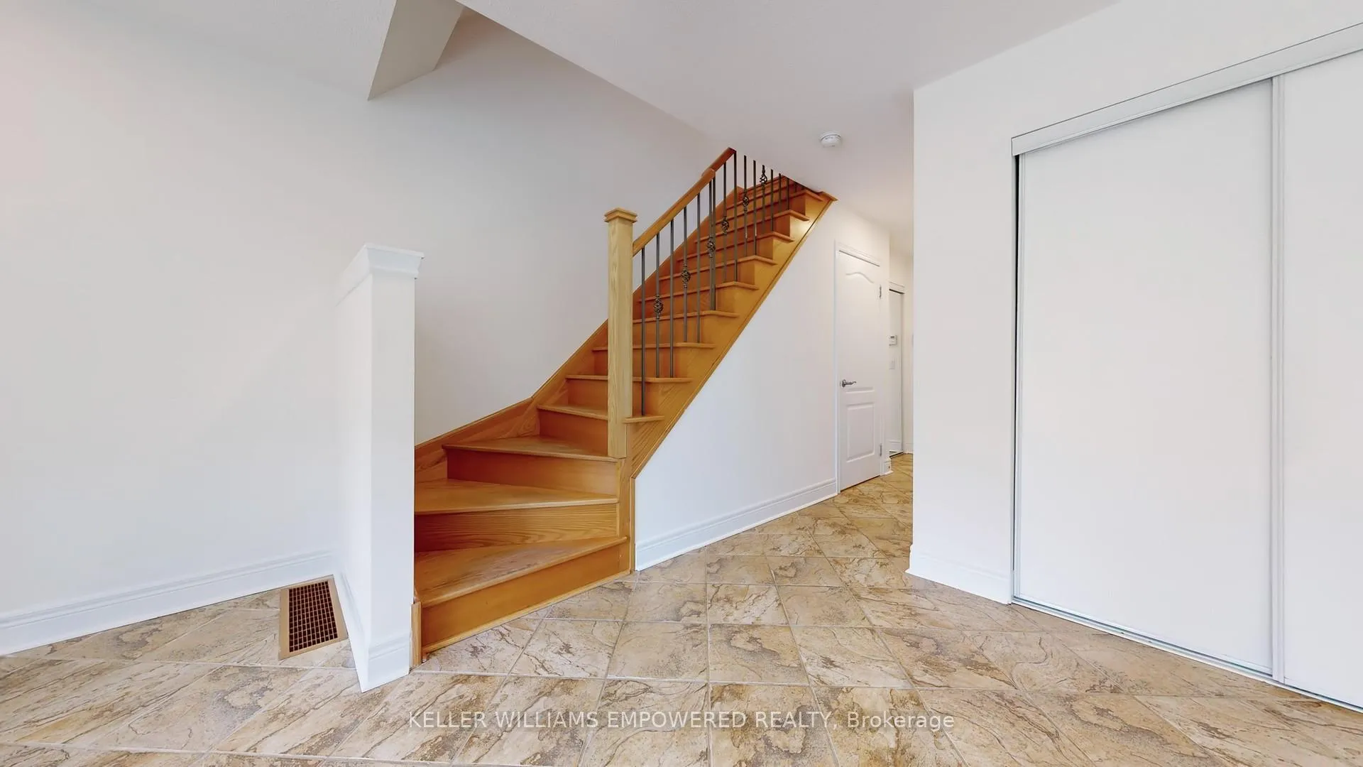 Photo 5 of Unit TH 3, 68 Suncrest Boulevard, Markham, Commerce Valley — HOMEH