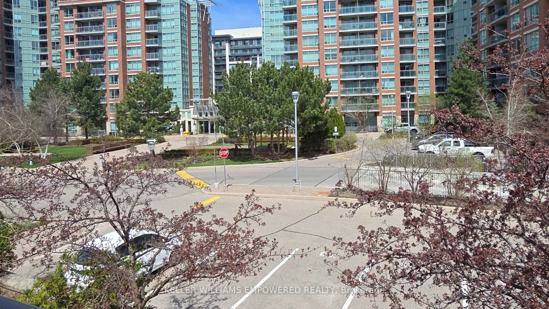 Photo 25 of Unit TH 3, 68 Suncrest Boulevard, Markham, Commerce Valley — HOMEH