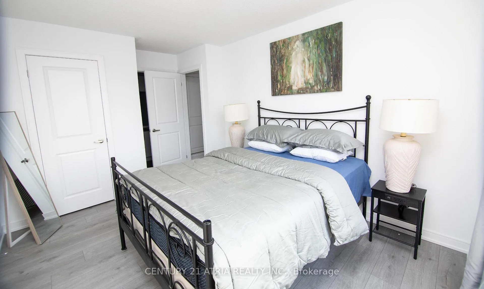 Photo 4 of 26 Magnolia Lane, Barrie, Innis-Shore — HOMEH