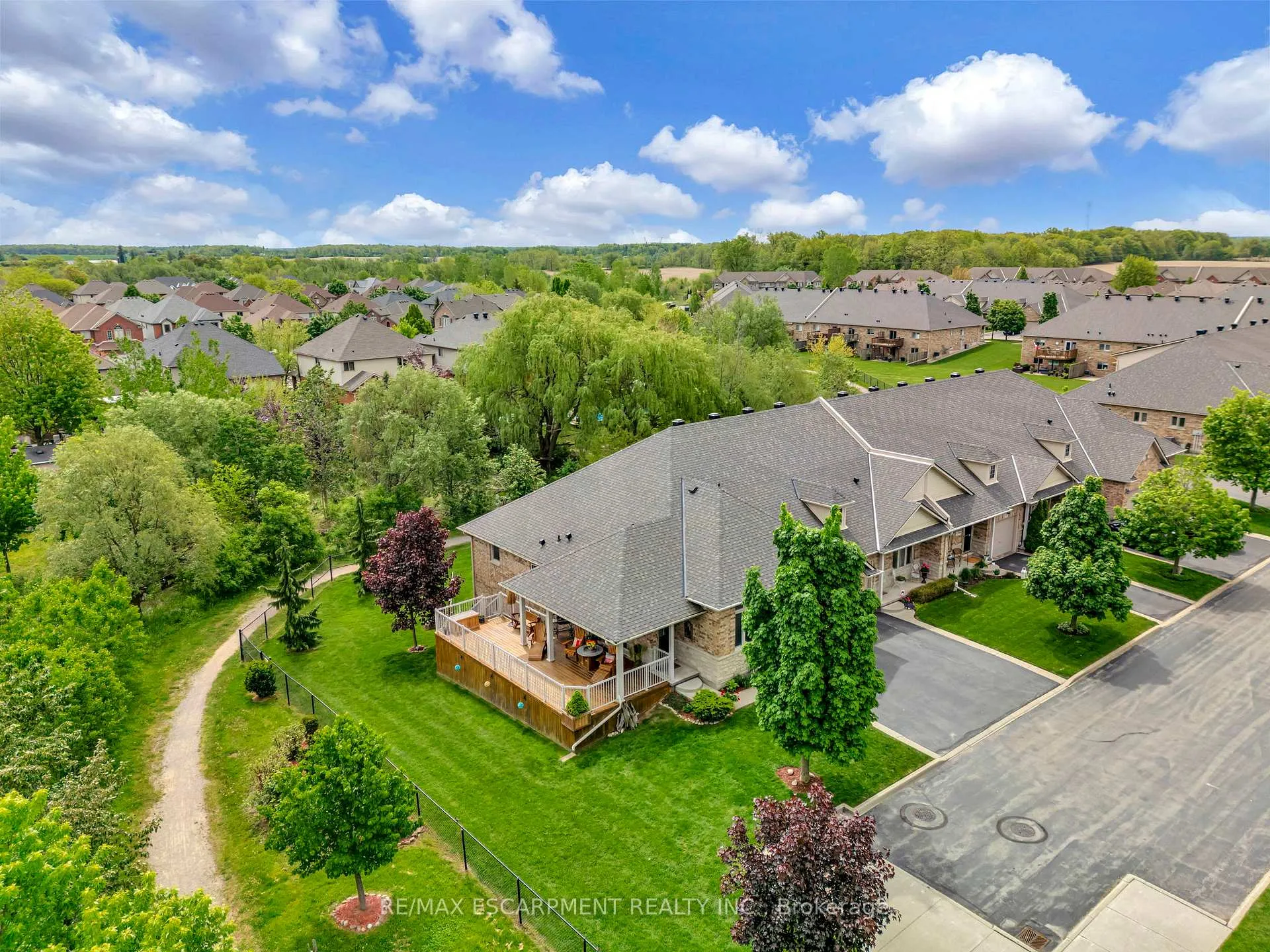 Photo 3 of Unit 10, 310 Southbrook Drive, Hamilton, Binbrook — HOMEH