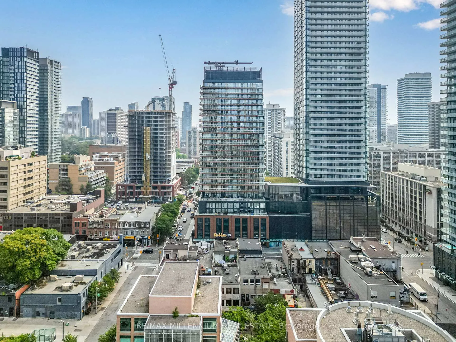 Front of Unit 1308, 18 Maitland Terrace