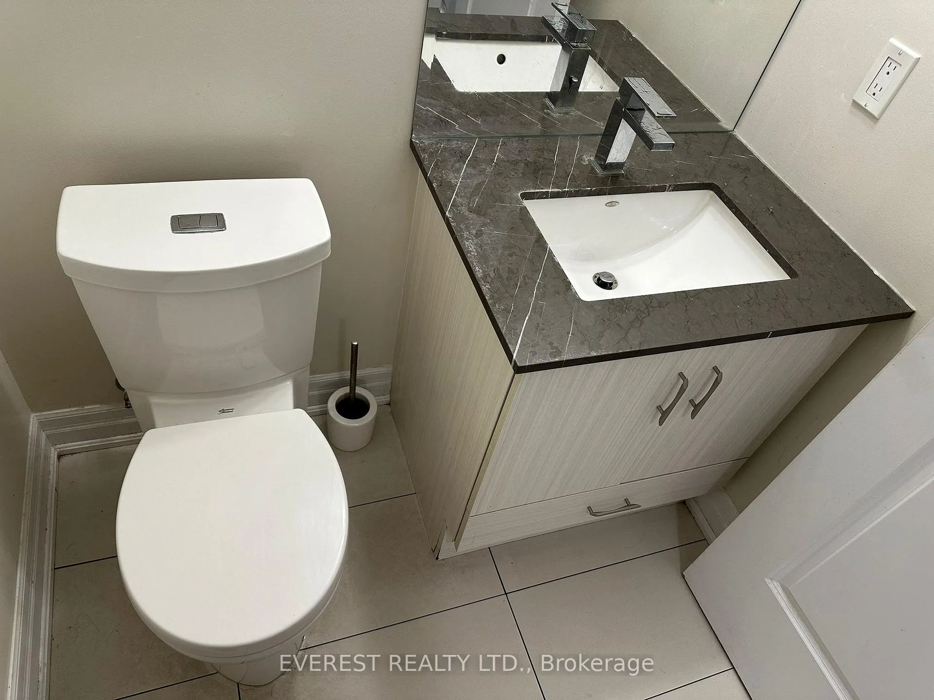 Photo 2 of Unit #419, 9085 Jane Street, Vaughan, Concord — HOMEH