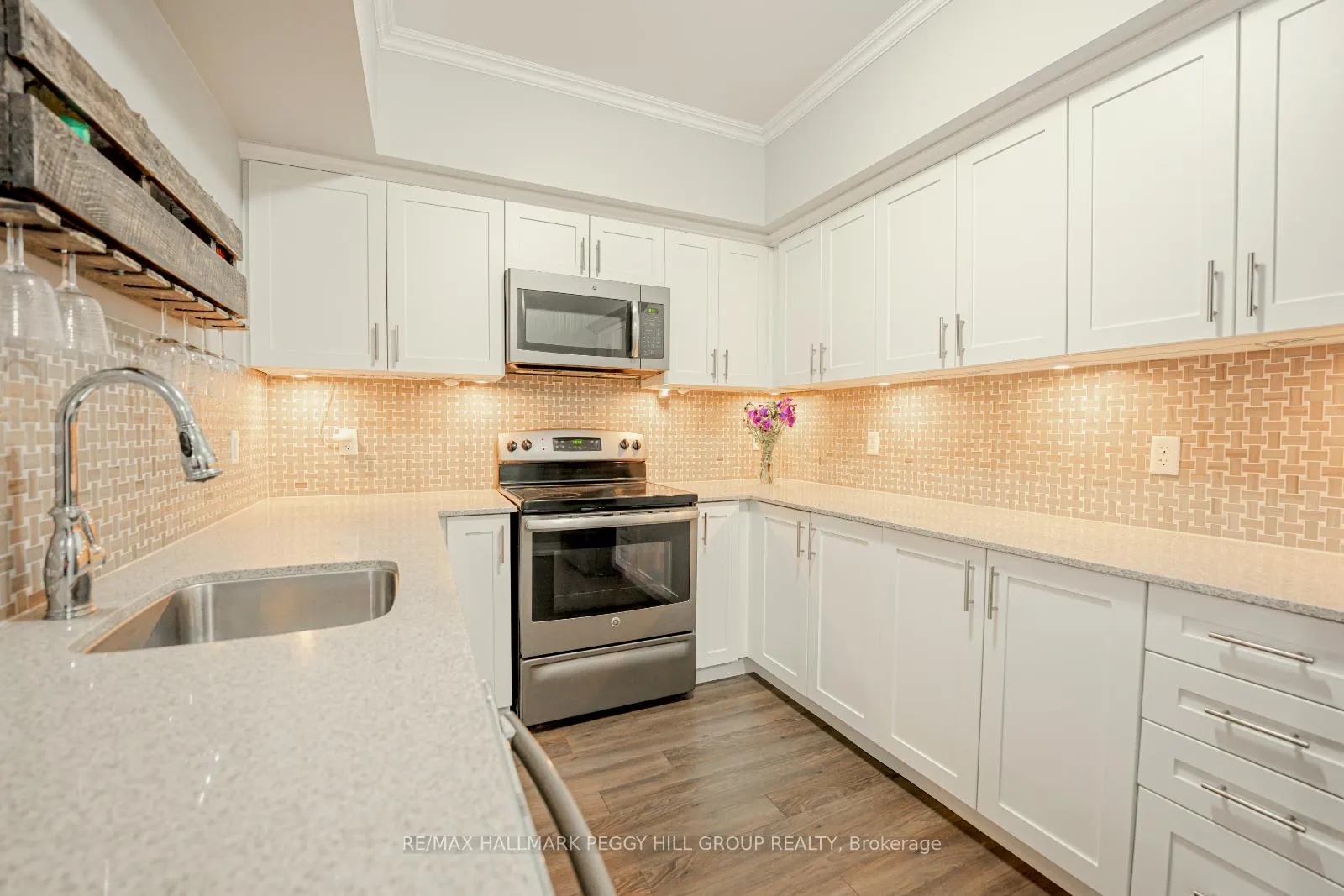 Photo 4 of Unit 411, 306 Essa Road, Barrie, 400 West — HOMEH