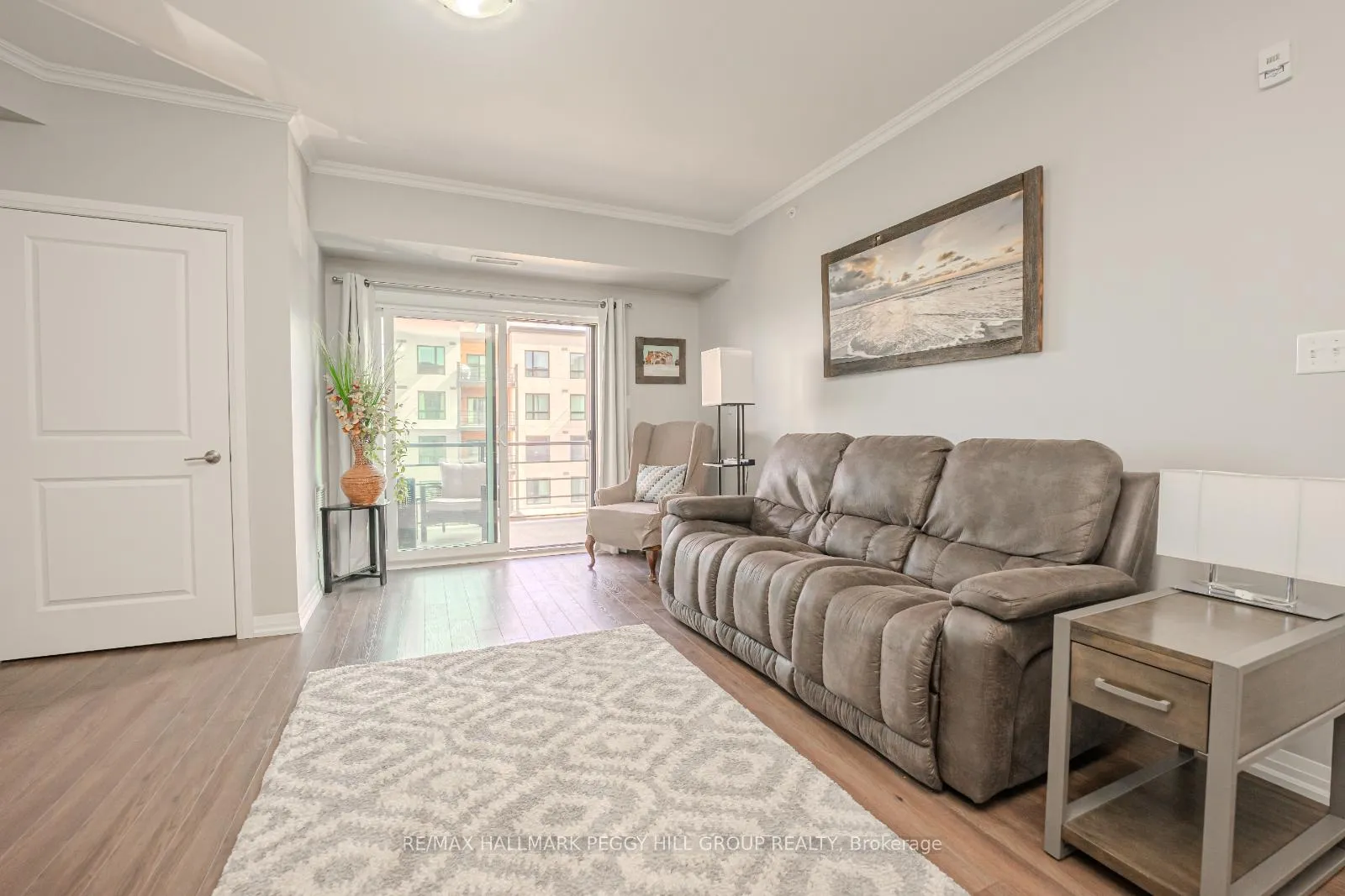 Photo 8 of Unit 411, 306 Essa Road, Barrie, 400 West — HOMEH
