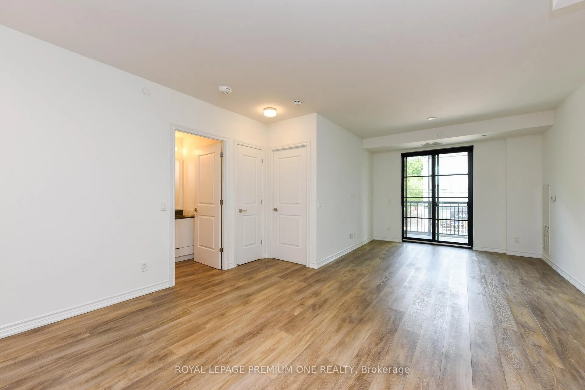 Photo 16 of Unit 207, 571 Prince Edward Drive N, Etobicoke, Kingsway South — HOMEH