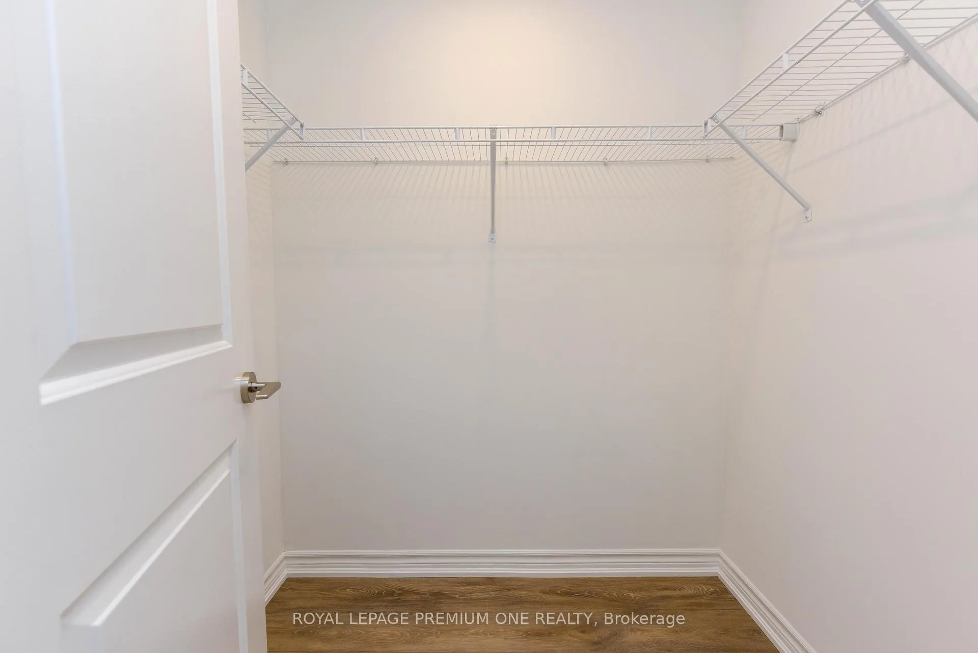 Photo 19 of Unit 207, 571 Prince Edward Drive N, Etobicoke, Kingsway South — HOMEH