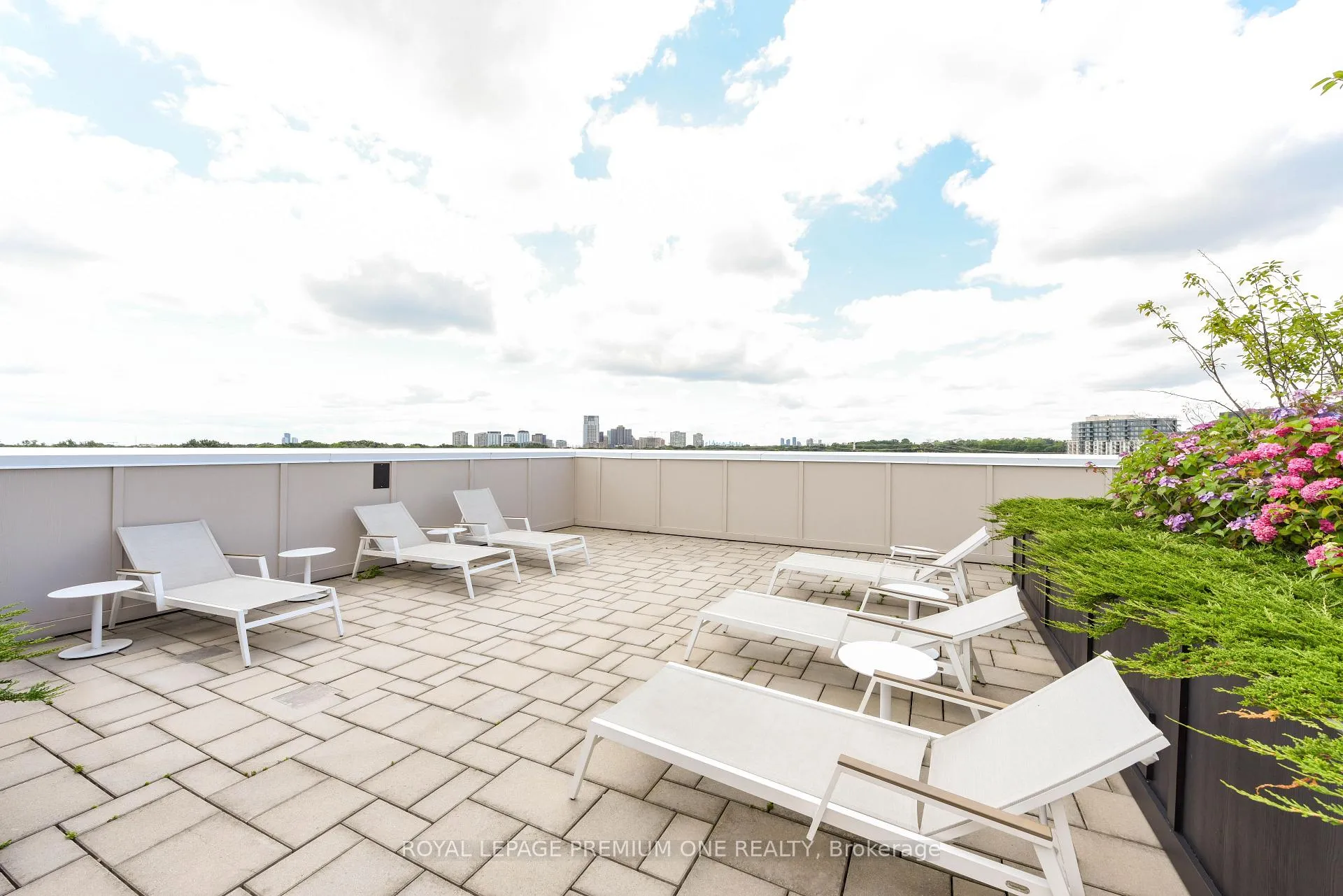 Photo 24 of Unit 207, 571 Prince Edward Drive N, Etobicoke, Kingsway South — HOMEH