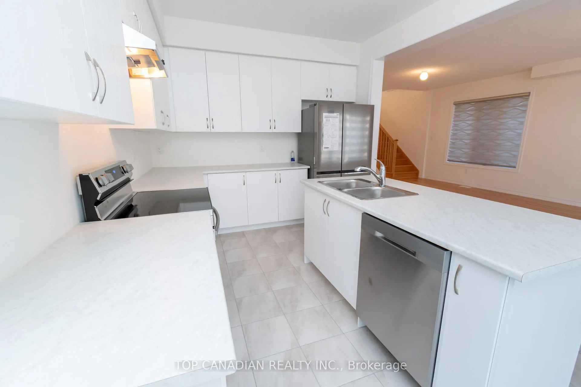 Photo 7 of 33 Durham Avenue, Barrie, Rural Barrie Southeast — HOMEH