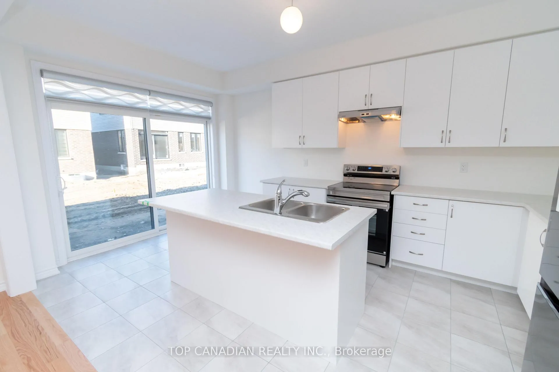Photo 9 of 33 Durham Avenue, Barrie, Rural Barrie Southeast — HOMEH