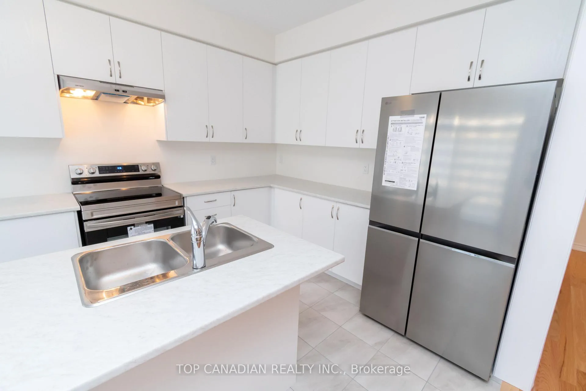 Photo 11 of 33 Durham Avenue, Barrie, Rural Barrie Southeast — HOMEH