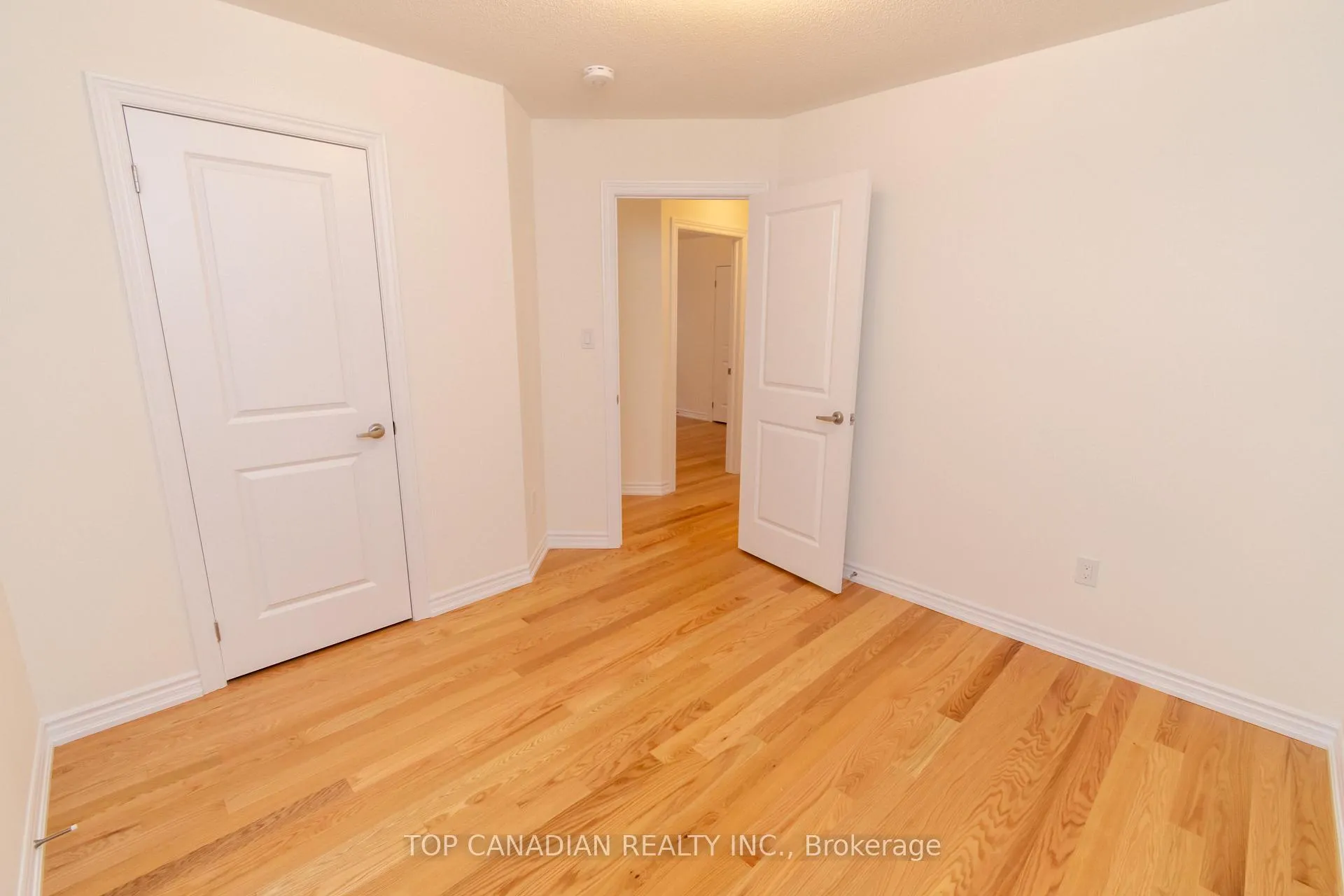Photo 15 of 33 Durham Avenue, Barrie, Rural Barrie Southeast — HOMEH
