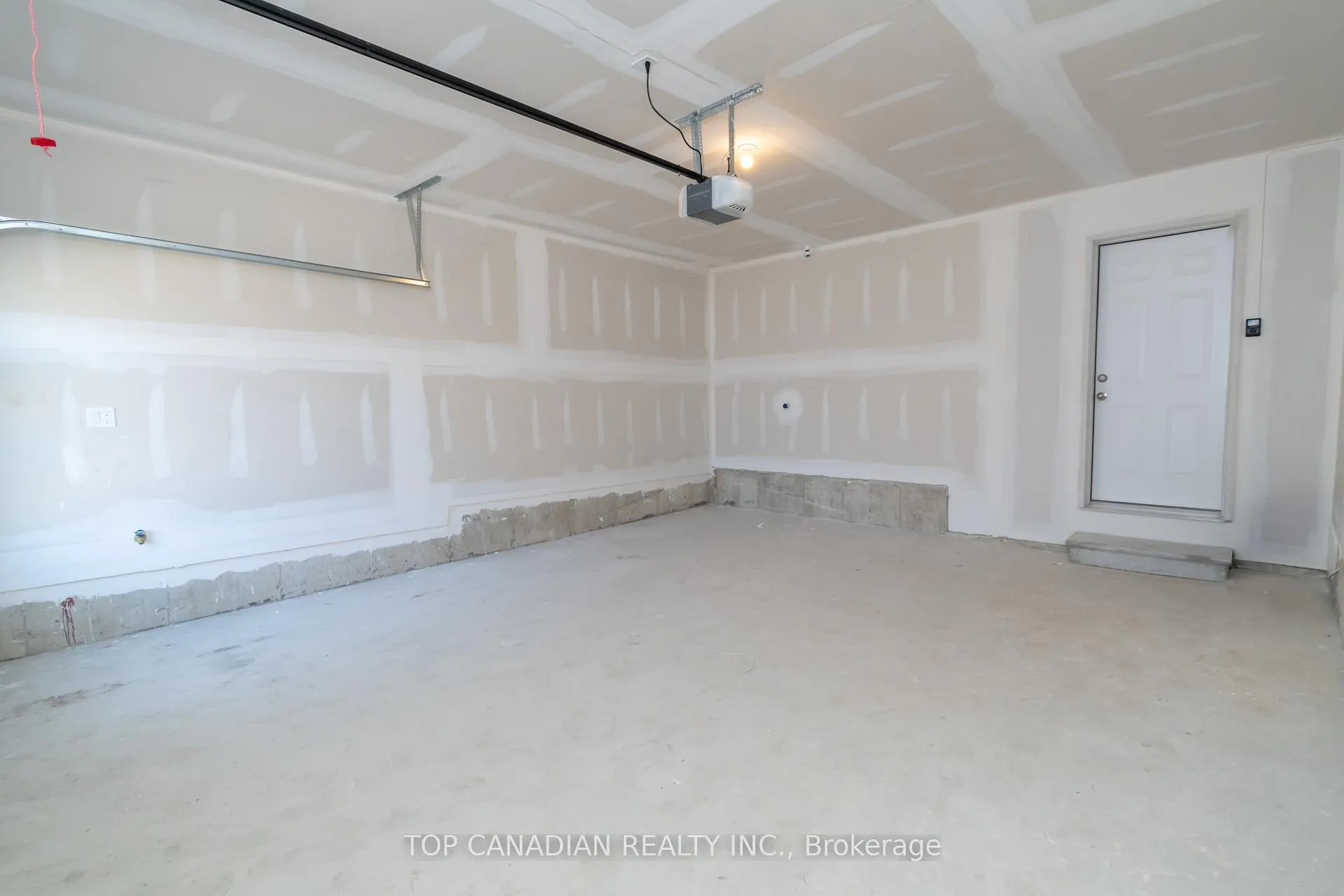 Photo 30 of 33 Durham Avenue, Barrie, Rural Barrie Southeast — HOMEH