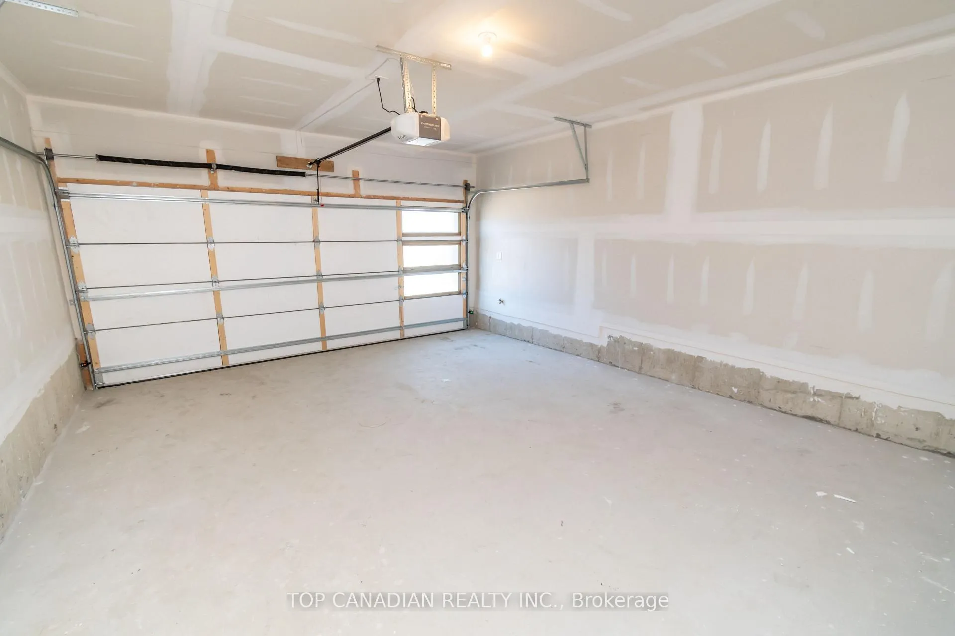 Photo 31 of 33 Durham Avenue, Barrie, Rural Barrie Southeast — HOMEH
