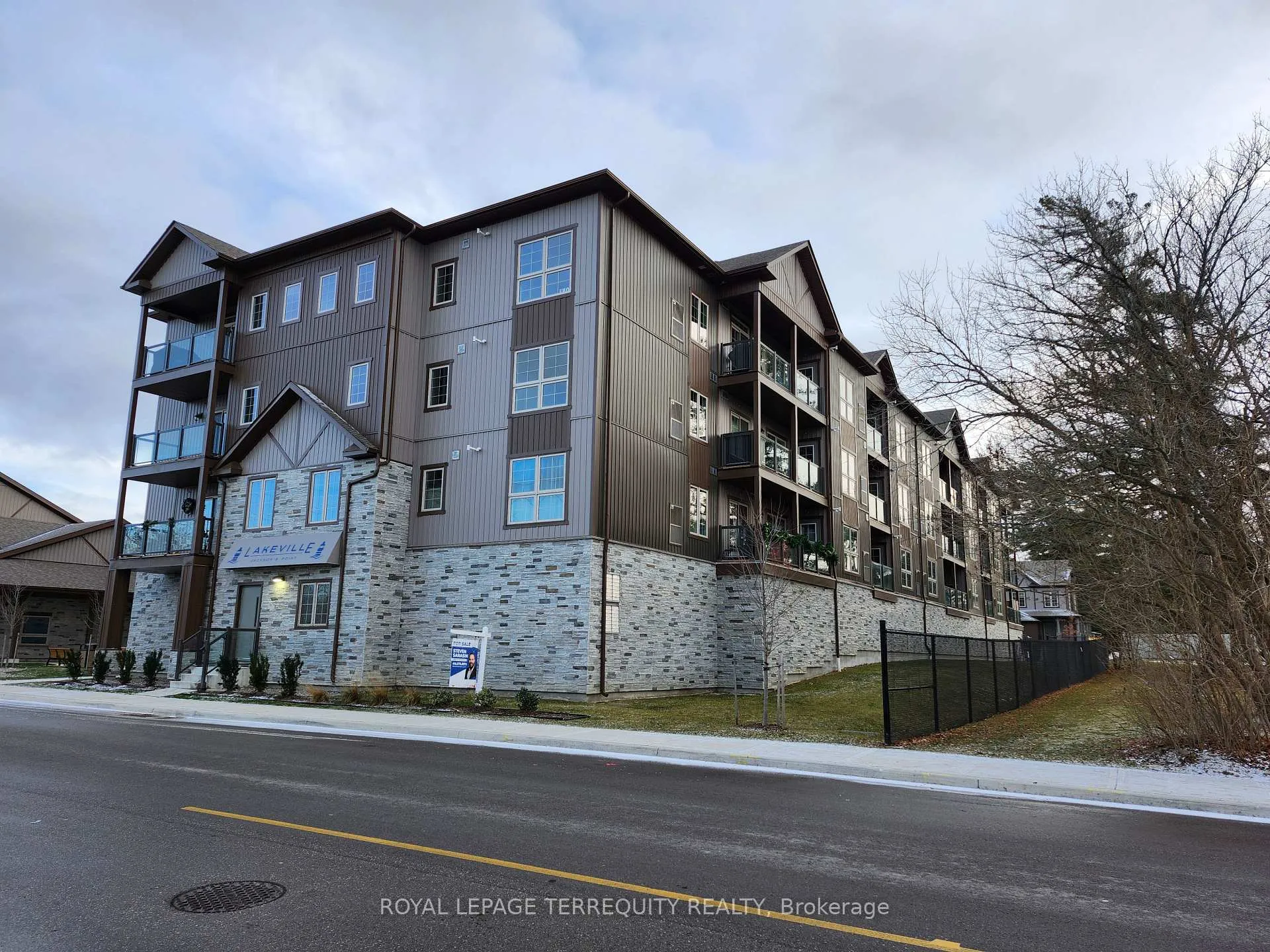 Front of Unit 404, 110 Grew Boulevard