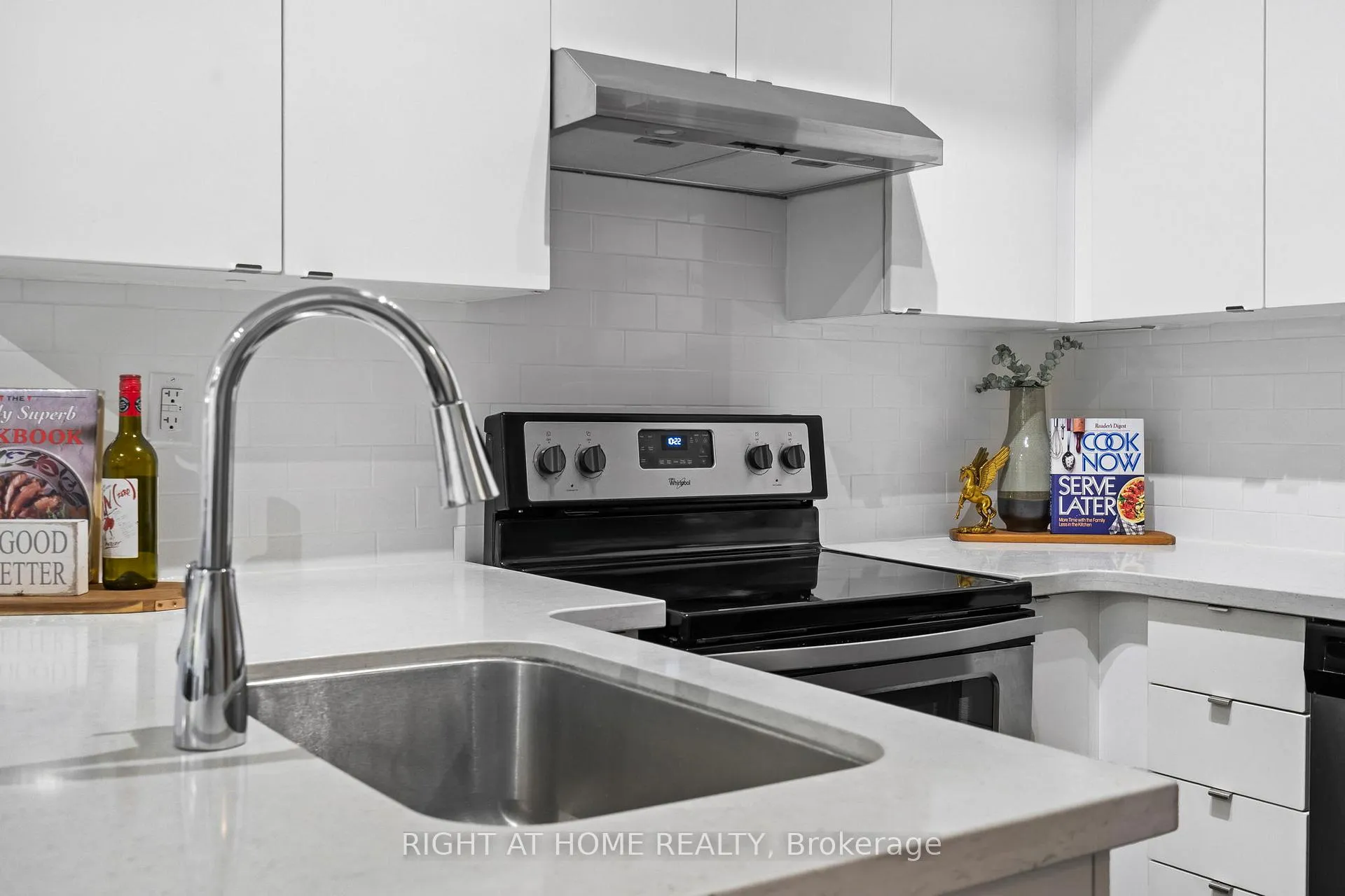 Photo 26 of Unit 59, 300 Alex Gardner Circle E, Aurora, Aurora Village — HOMEH