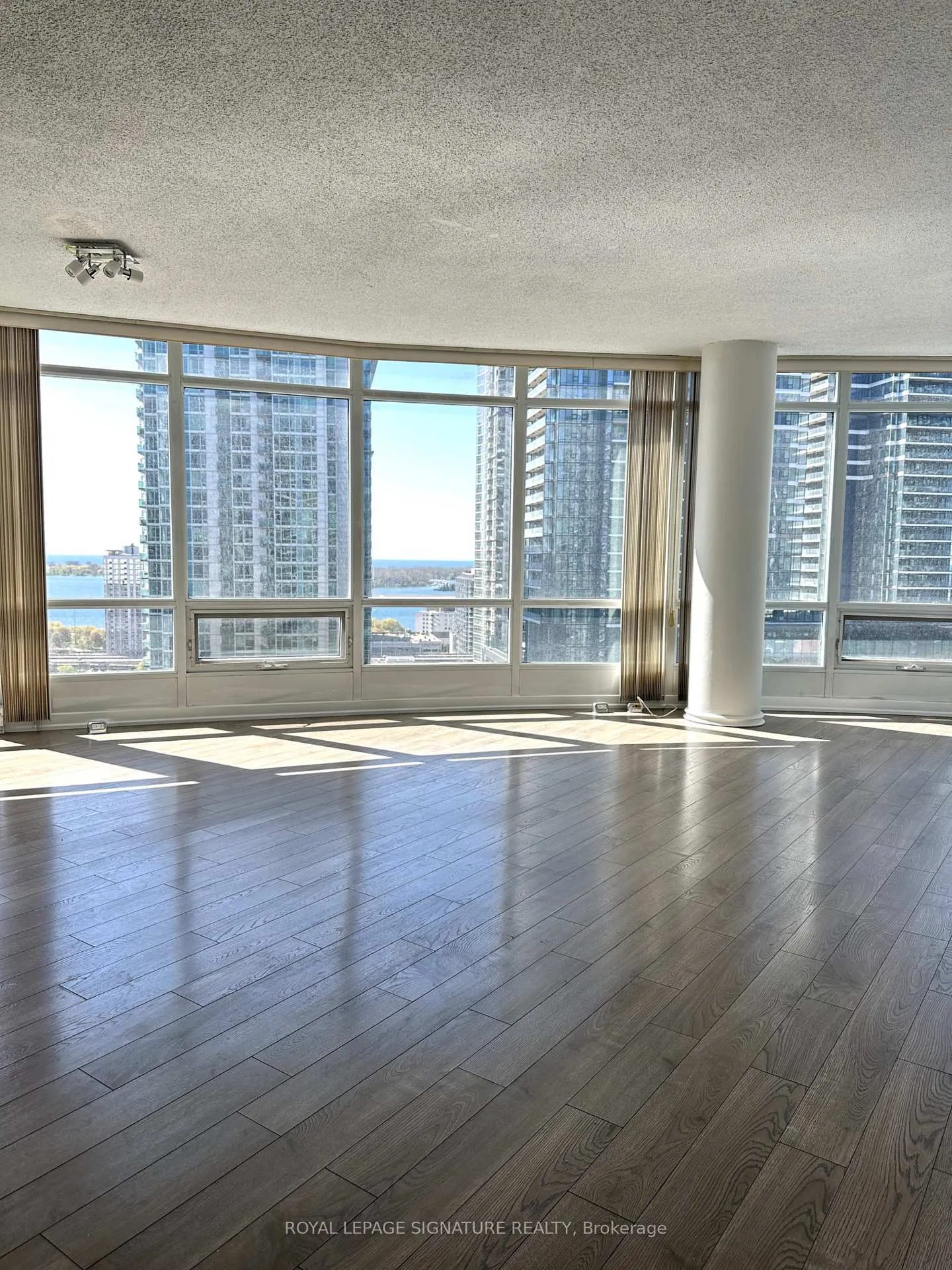Front of Unit 2305, 373 Front Street W