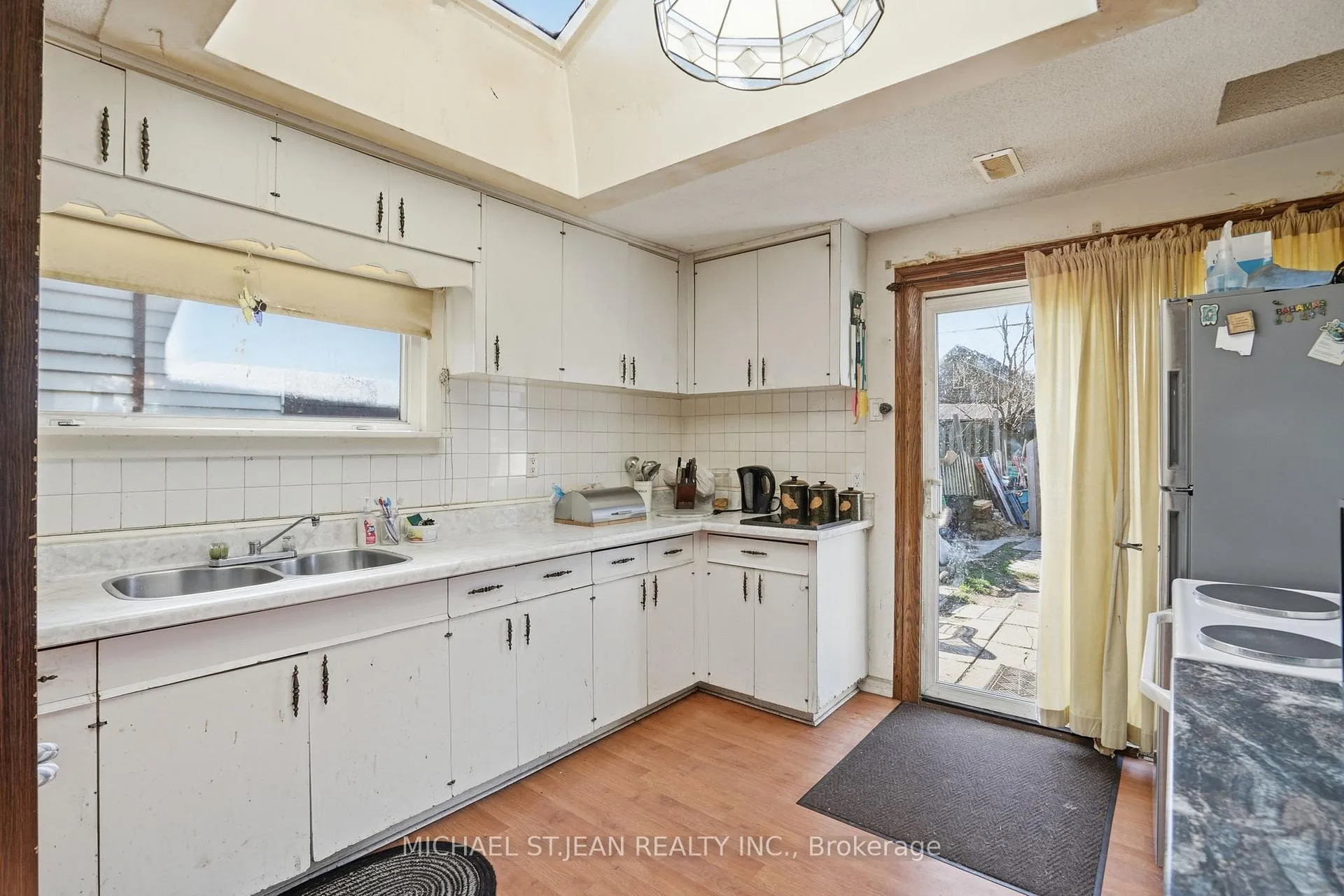 Photo 6 of 1382 Cannon Street E, Hamilton, Crown Point — HOMEH