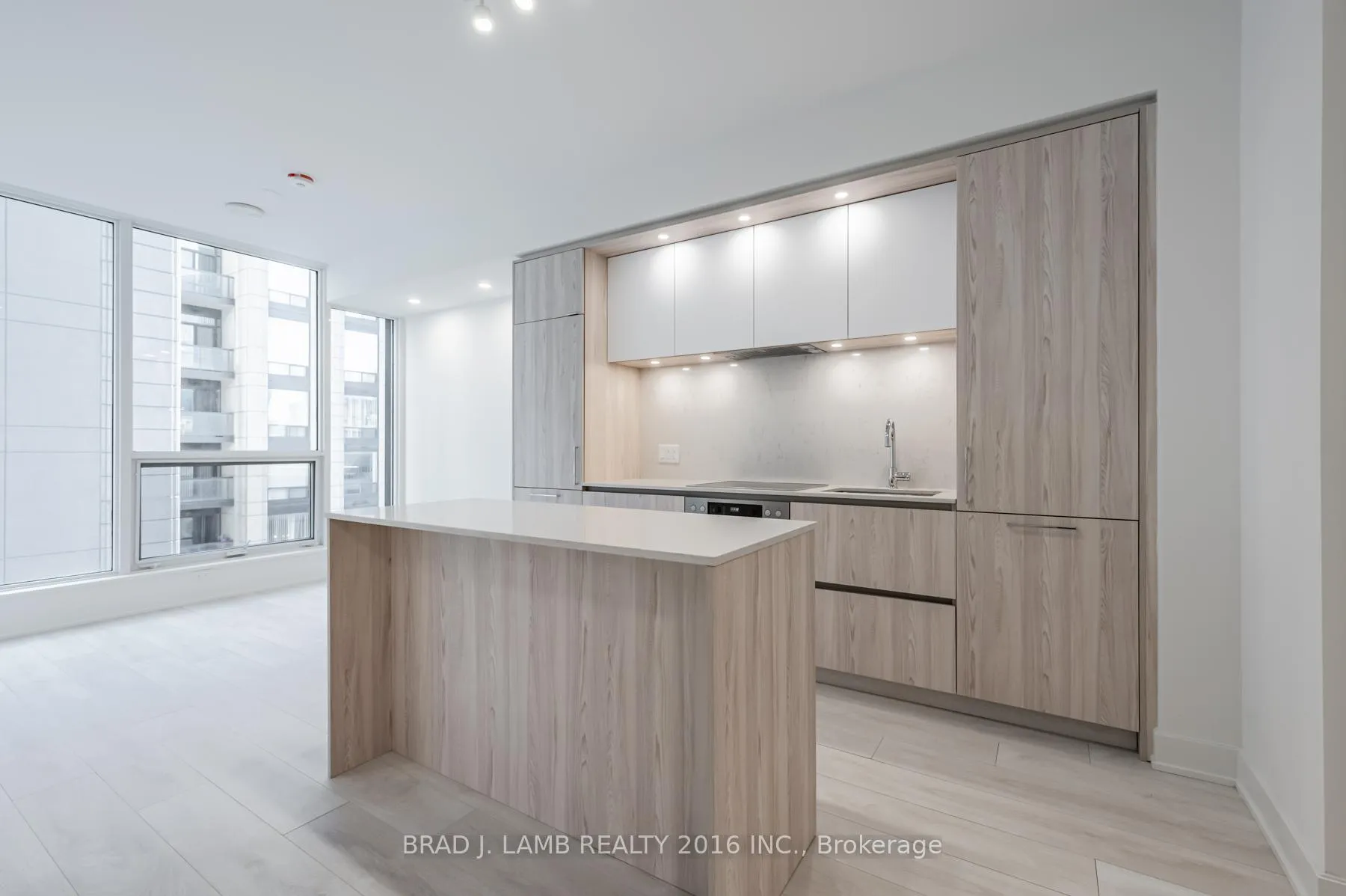 Front of Unit 1307, 15 Mercer Street
