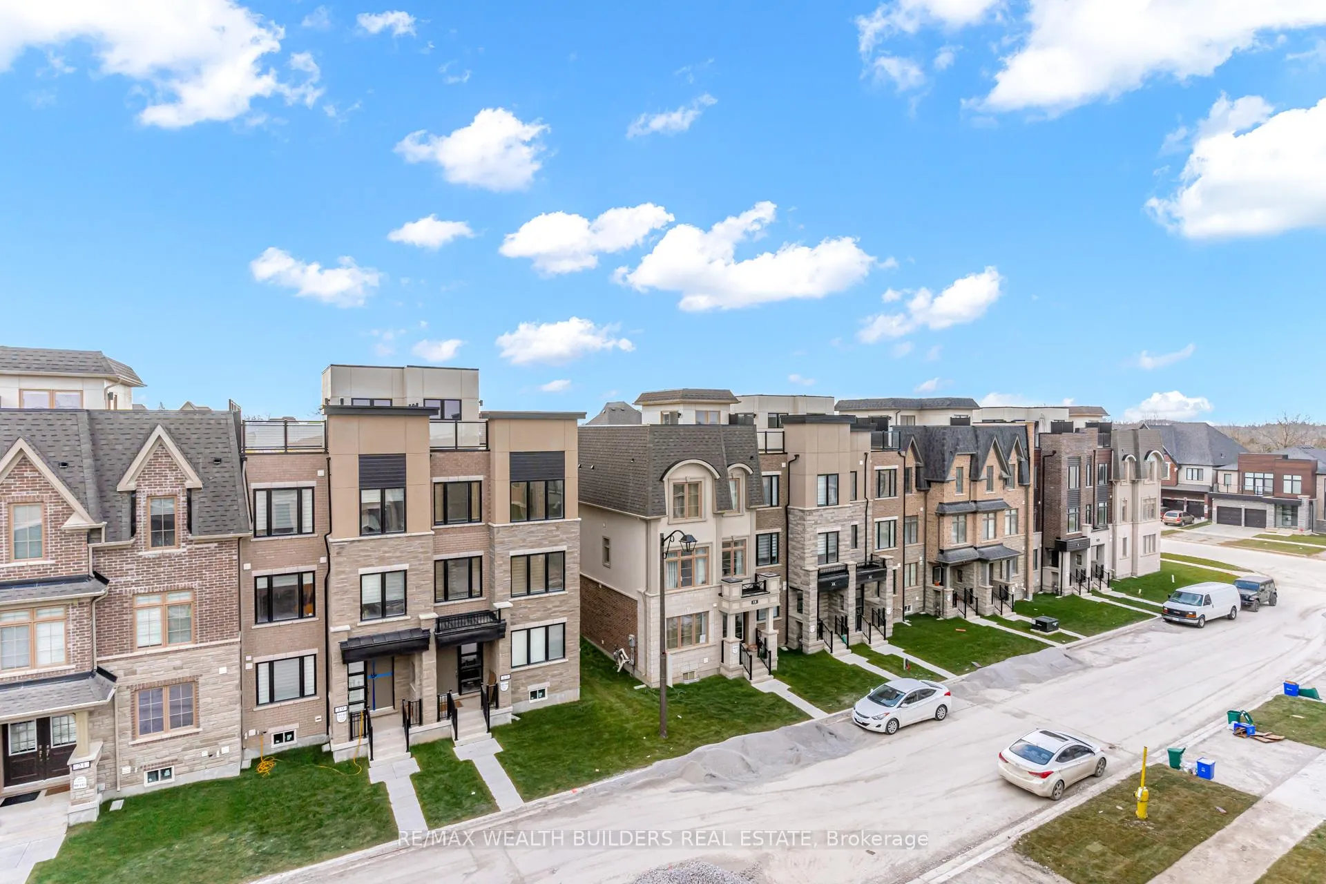 Photo 2 of 20 William Shearn Crescent, Markham, Angus Glen — HOMEH
