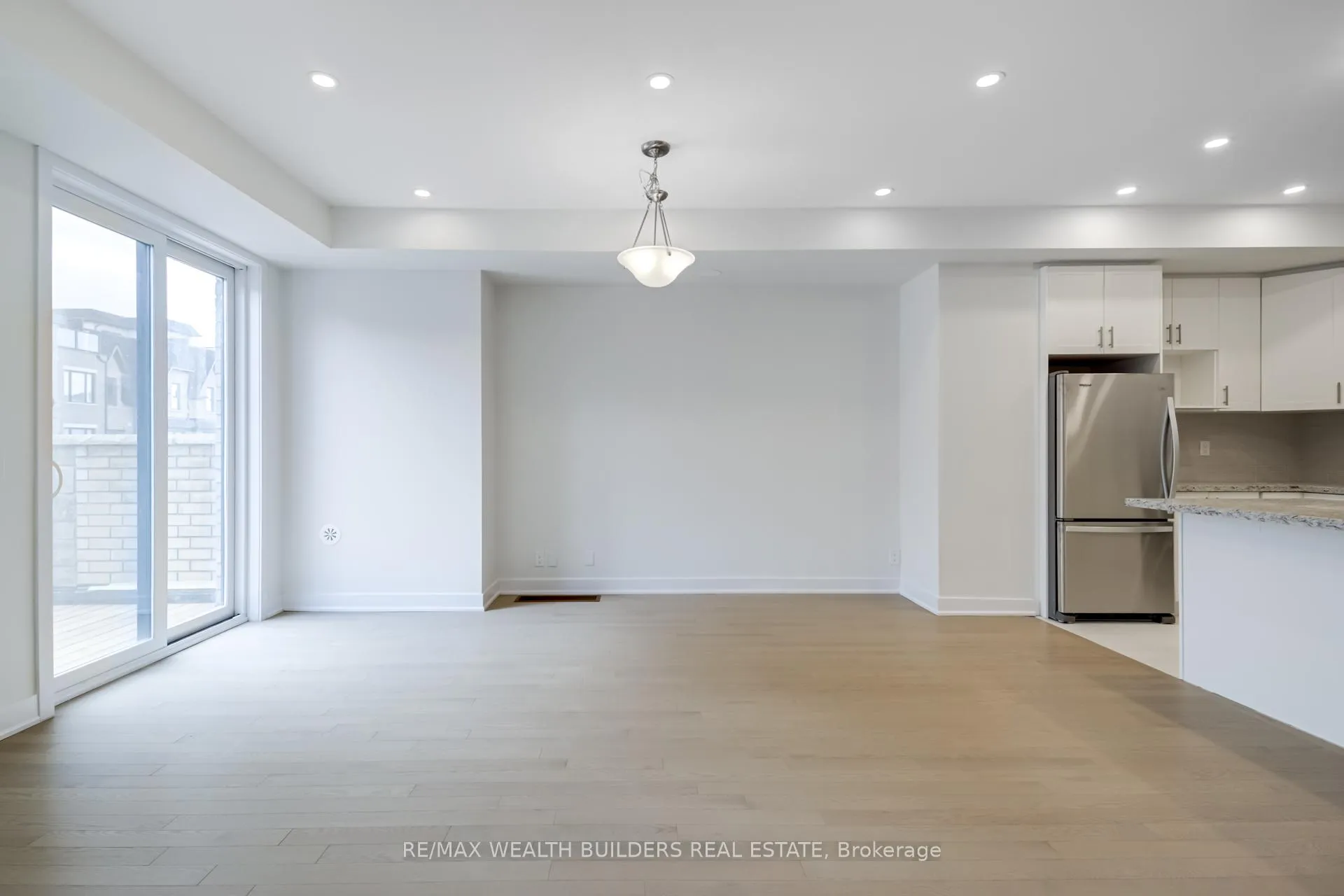 Photo 3 of 20 William Shearn Crescent, Markham, Angus Glen — HOMEH