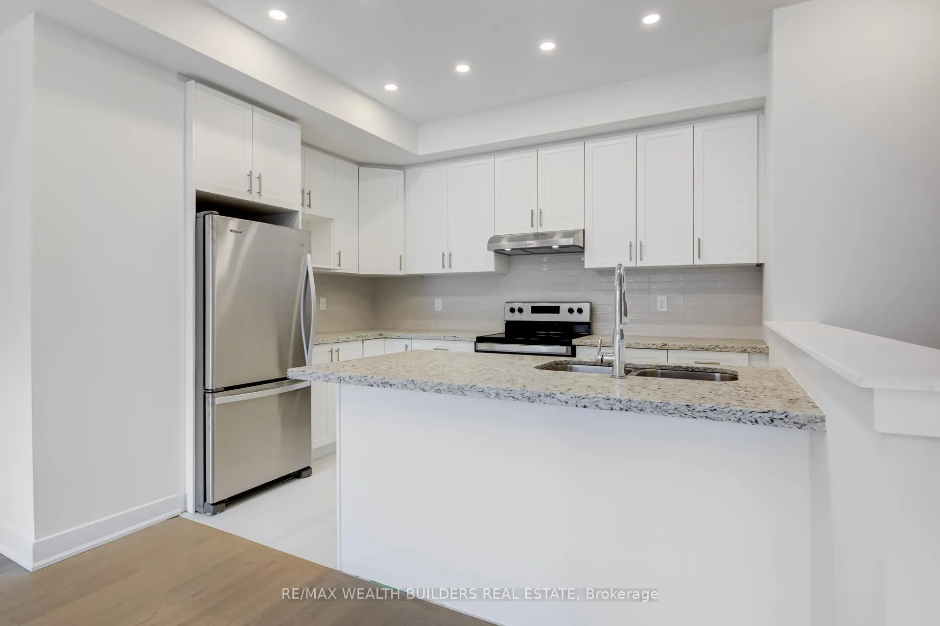 Photo 6 of 20 William Shearn Crescent, Markham, Angus Glen — HOMEH