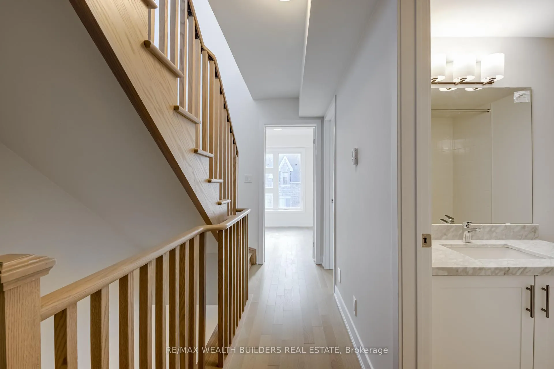 Photo 9 of 20 William Shearn Crescent, Markham, Angus Glen — HOMEH