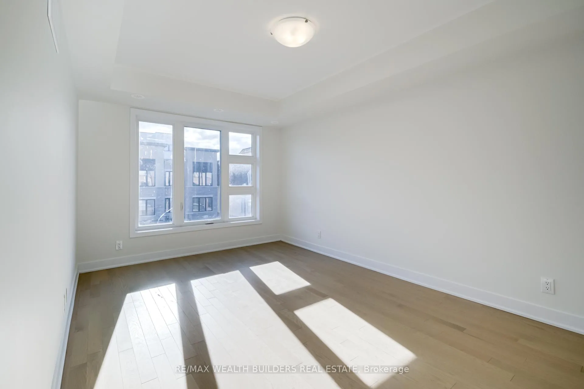 Photo 11 of 20 William Shearn Crescent, Markham, Angus Glen — HOMEH