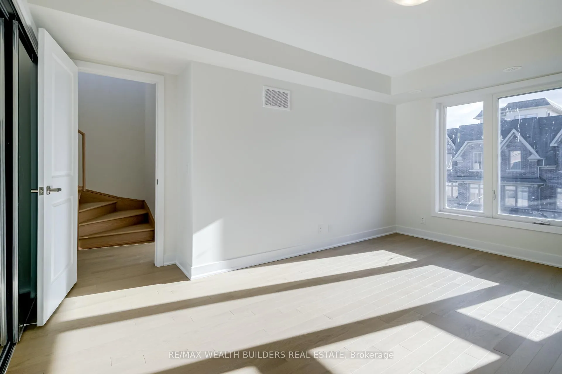 Photo 12 of 20 William Shearn Crescent, Markham, Angus Glen — HOMEH