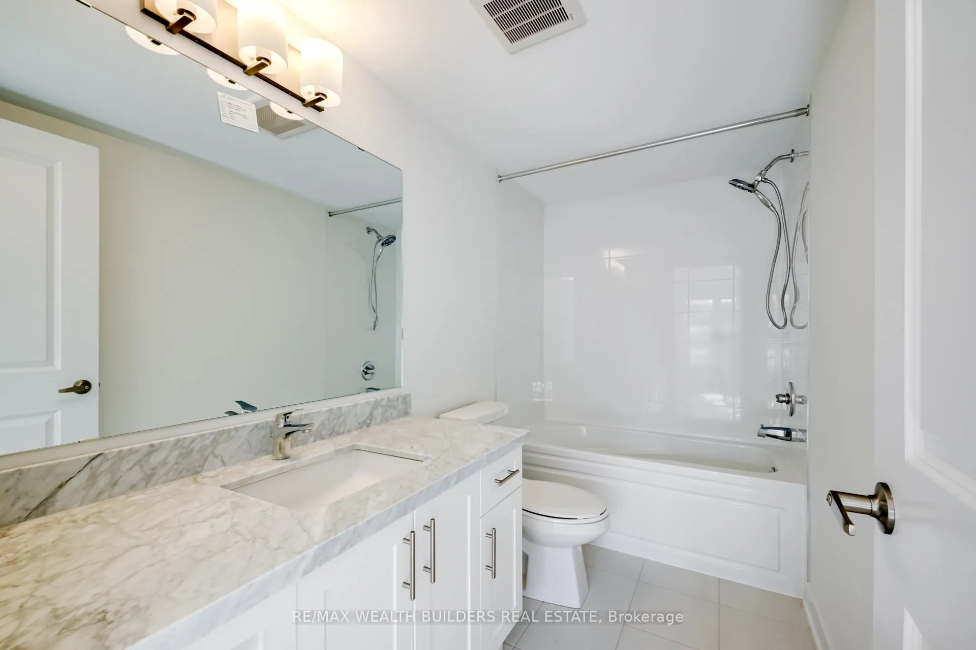Photo 14 of 20 William Shearn Crescent, Markham, Angus Glen — HOMEH