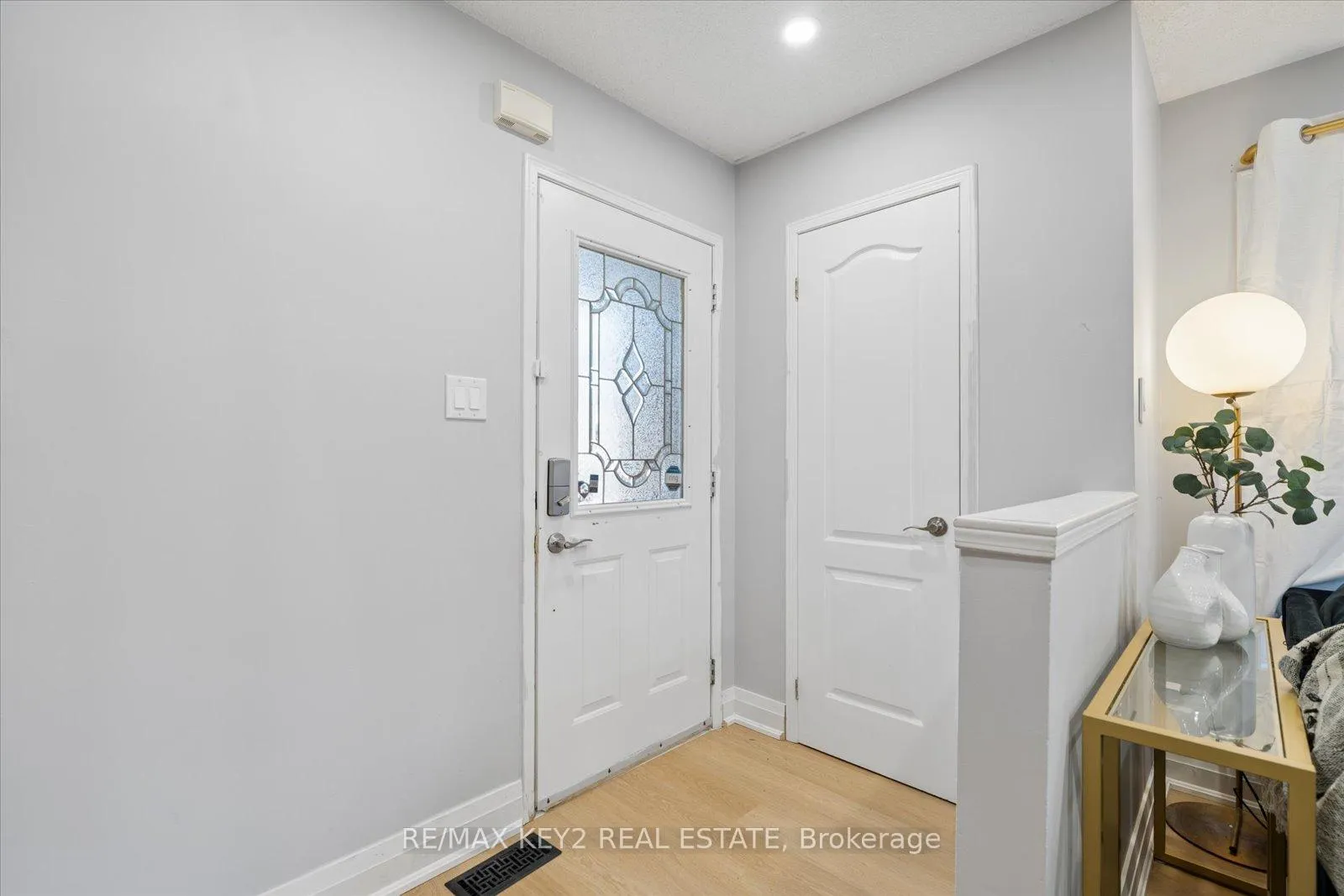 Photo 3 of 1652 Autumn Crescent, Pickering, Amberlea — HOMEH