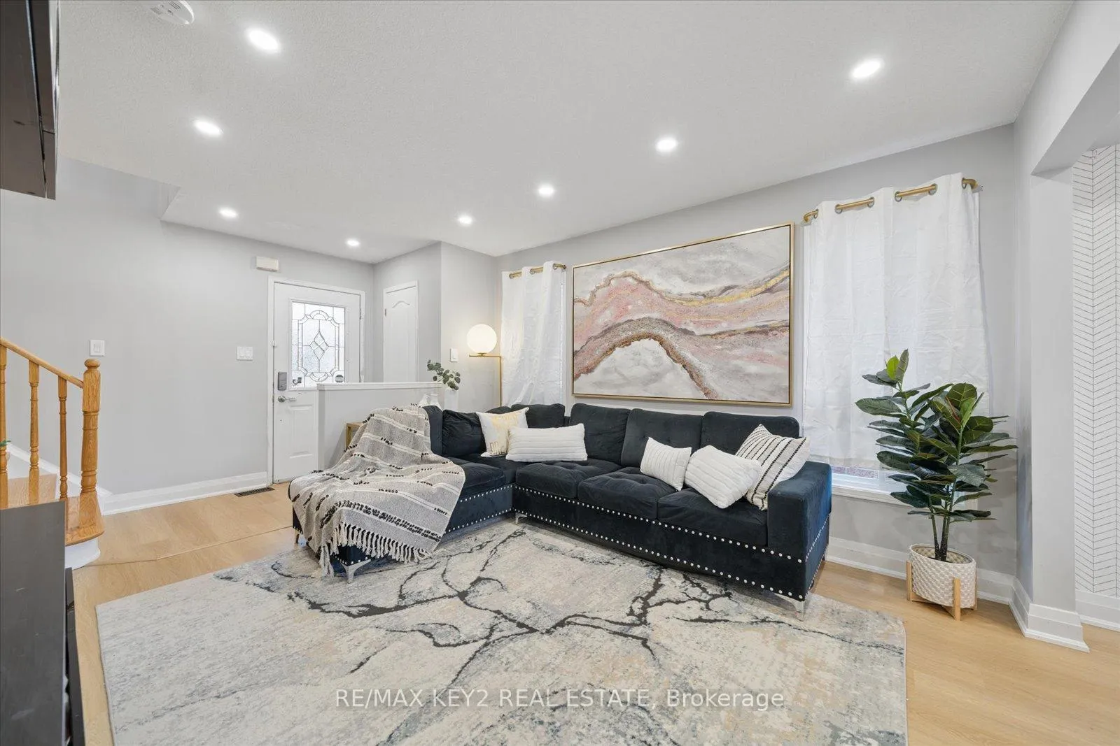 Photo 6 of 1652 Autumn Crescent, Pickering, Amberlea — HOMEH
