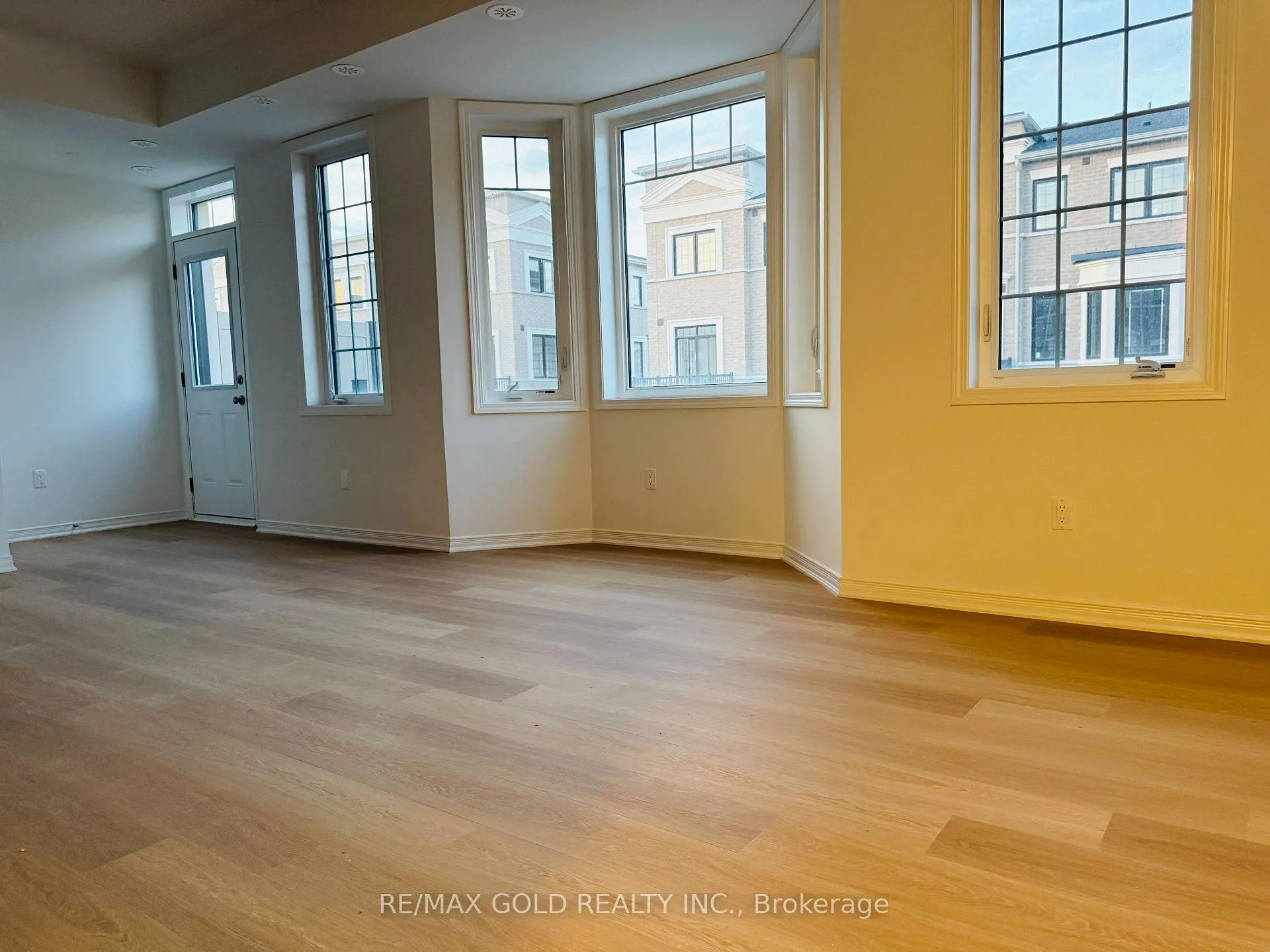 Photo 9 of Unit 22, 4380 Ebenezer Road, Brampton, Bram East — HOMEH