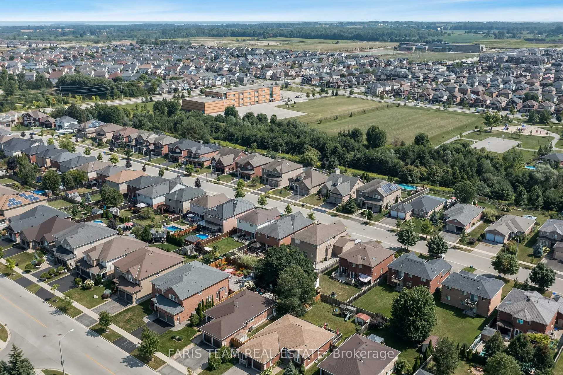 Photo 32 of 22 Commonwealth Road, Barrie, Innis-Shore — HOMEH