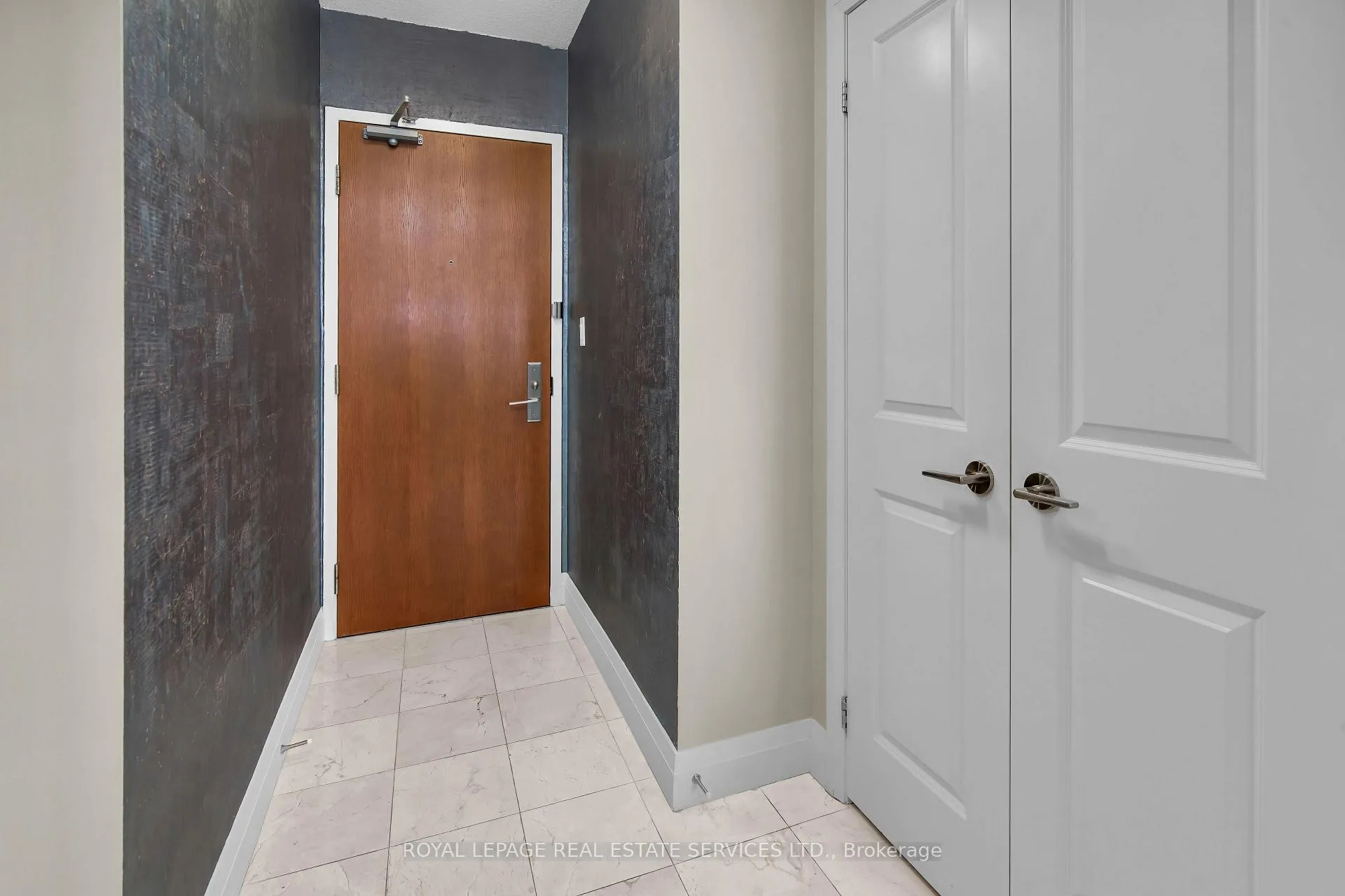 Photo 10 of Unit 1006, 1430 Yonge Street, Toronto, Yonge-St. Clair — HOMEH