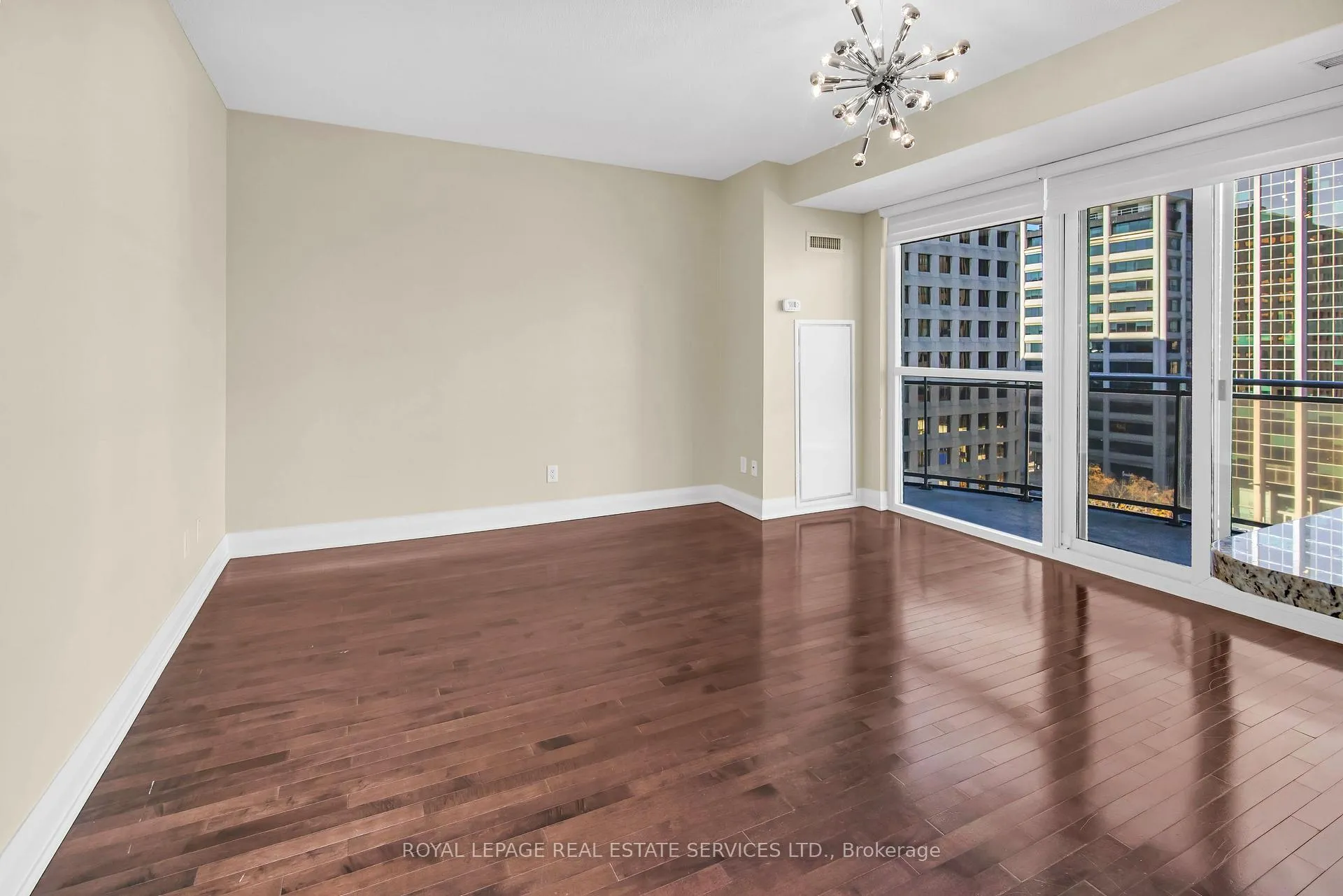 Photo 16 of Unit 1006, 1430 Yonge Street, Toronto, Yonge-St. Clair — HOMEH