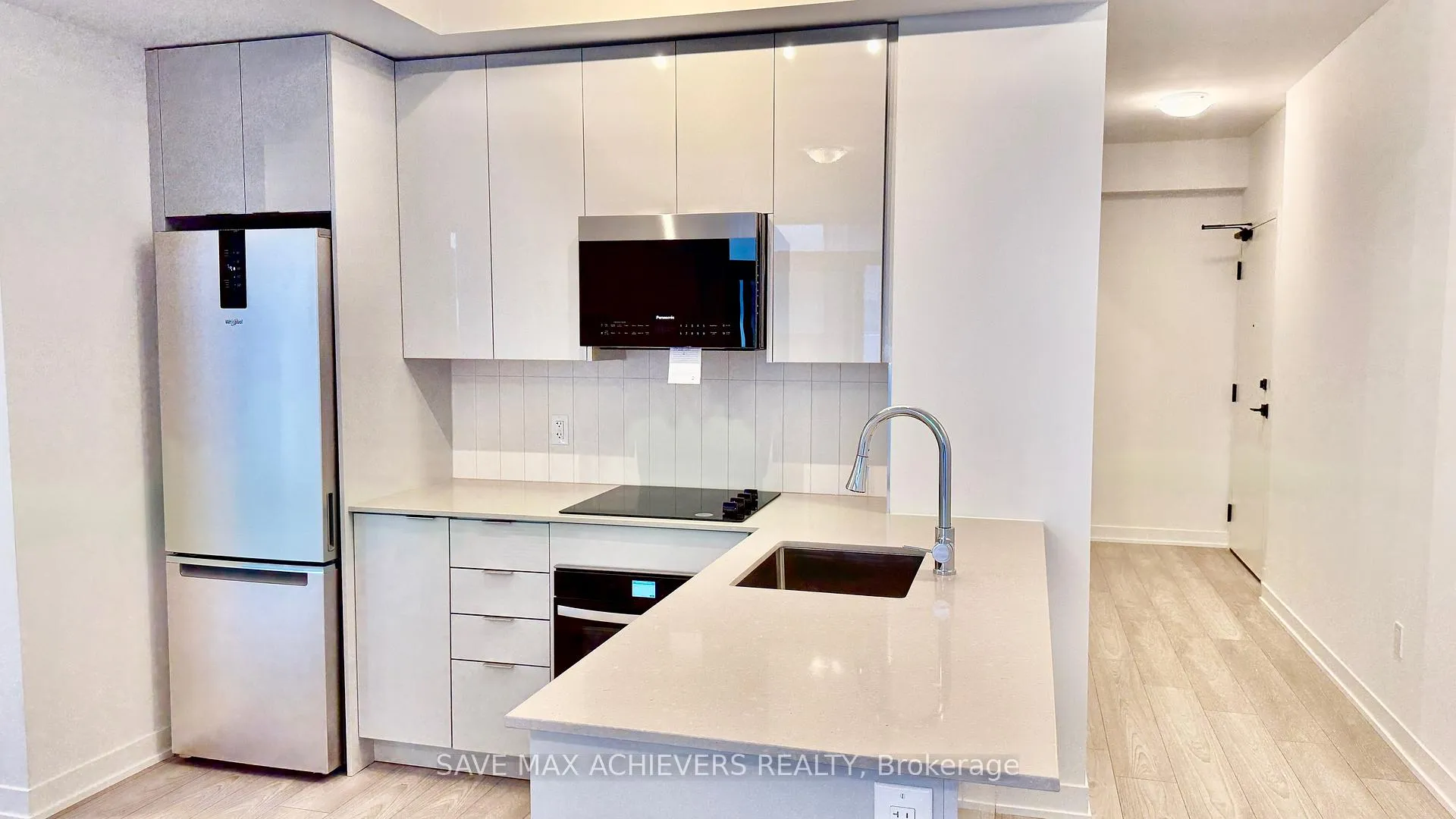 Photo 3 of Unit 2018, 10 Abeja Street, Vaughan, Concord — HOMEH