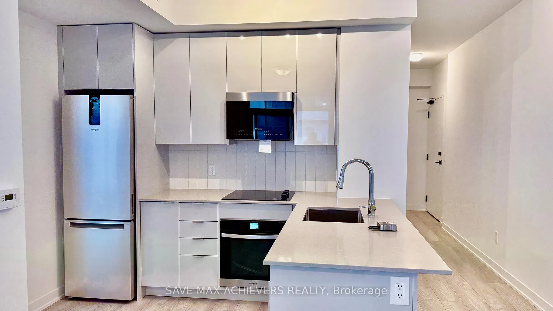 Photo 4 of Unit 2018, 10 Abeja Street, Vaughan, Concord — HOMEH